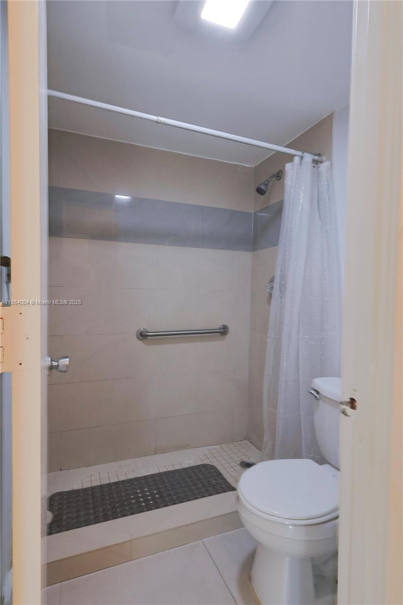 Photo of 3701 Country Club Dr  #1504, Aventura, Florida, 33180 - 