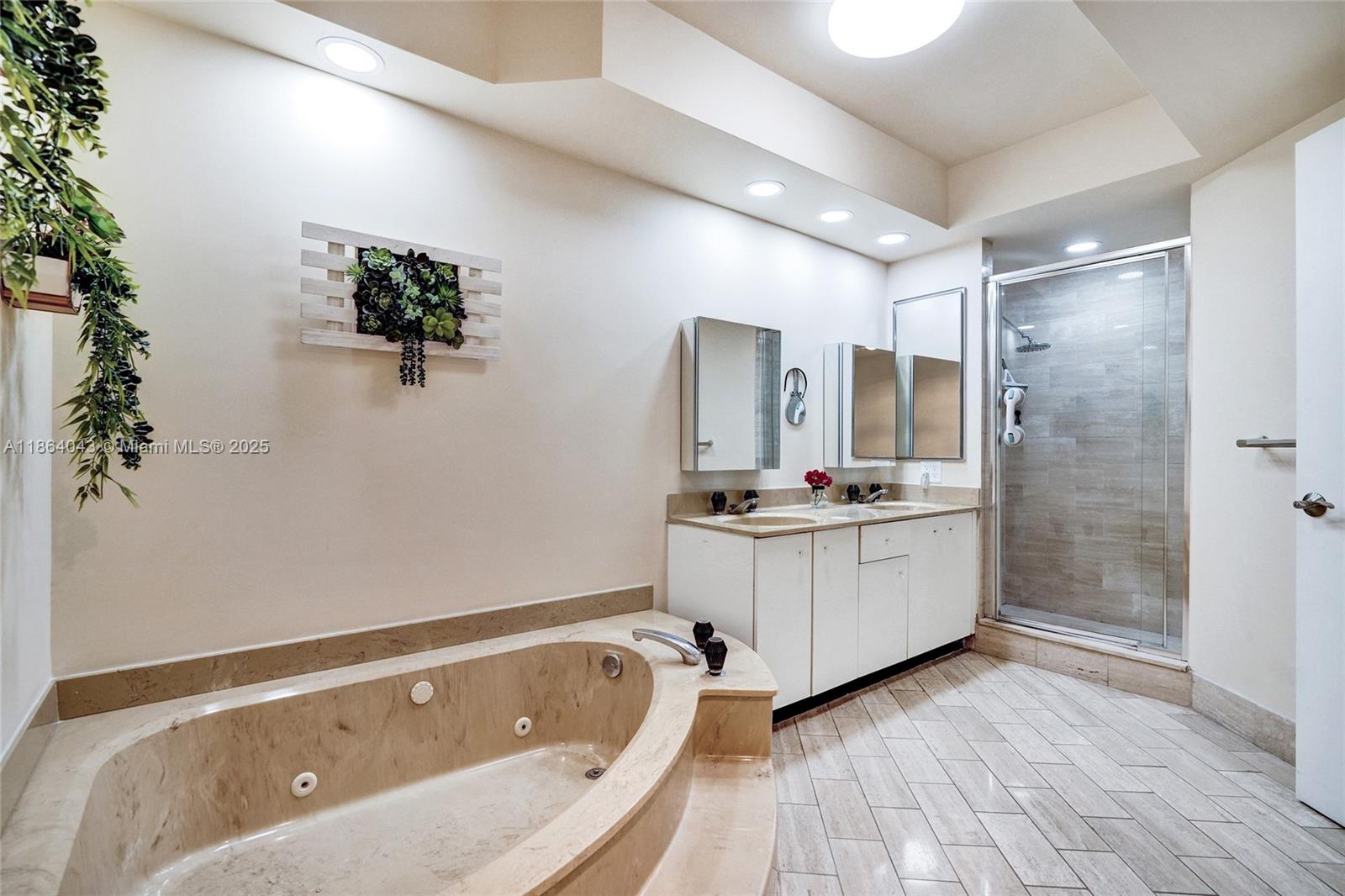 Photo of 20281 Country Club Dr  #1712, Aventura, Florida, 33180 - 