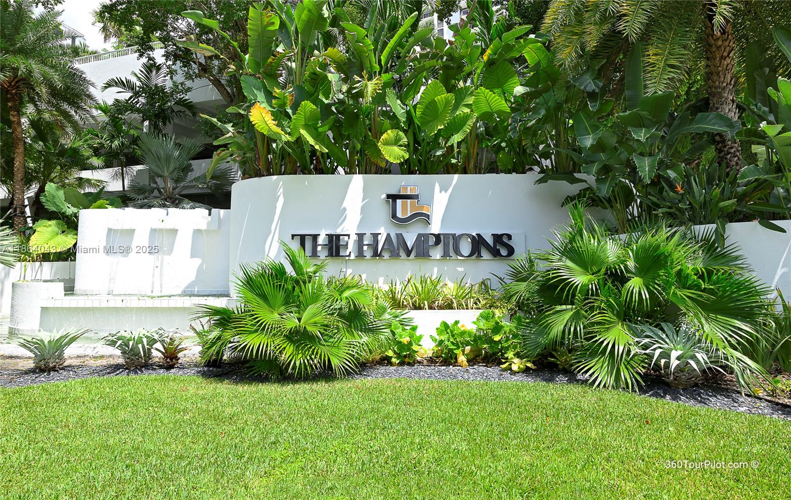 Photo of 20281 Country Club Dr  #1712, Aventura, Florida, 33180 - 