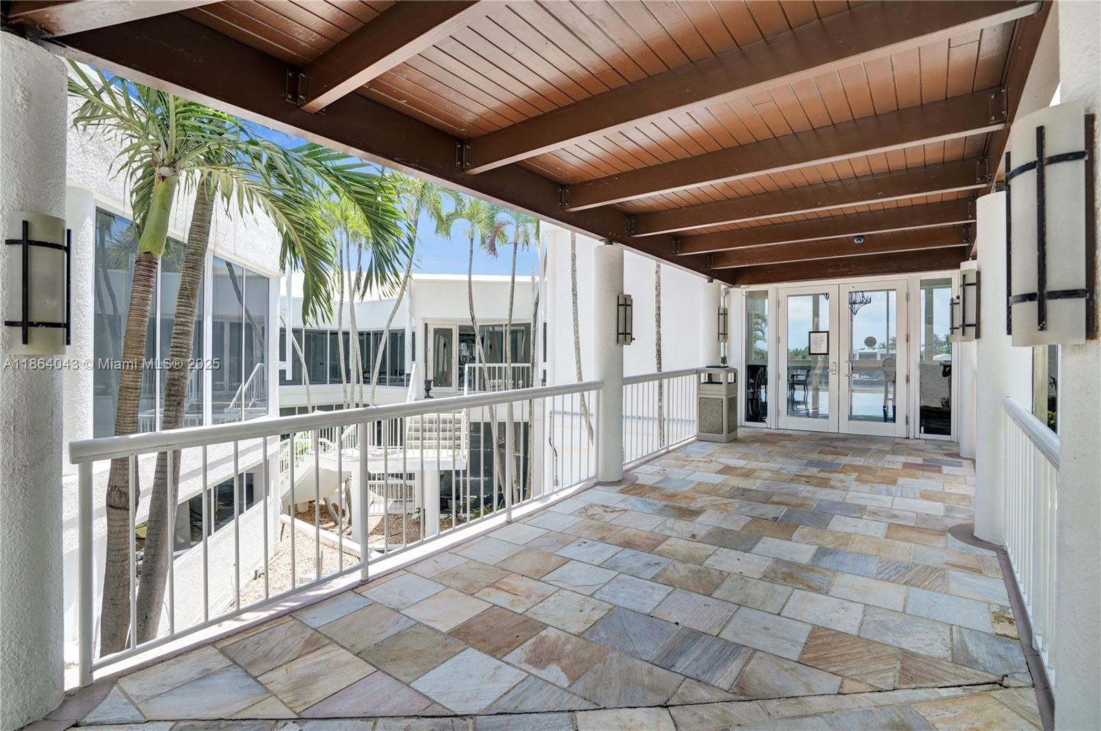 Photo of 20281 Country Club Dr  #1712, Aventura, Florida, 33180 - 