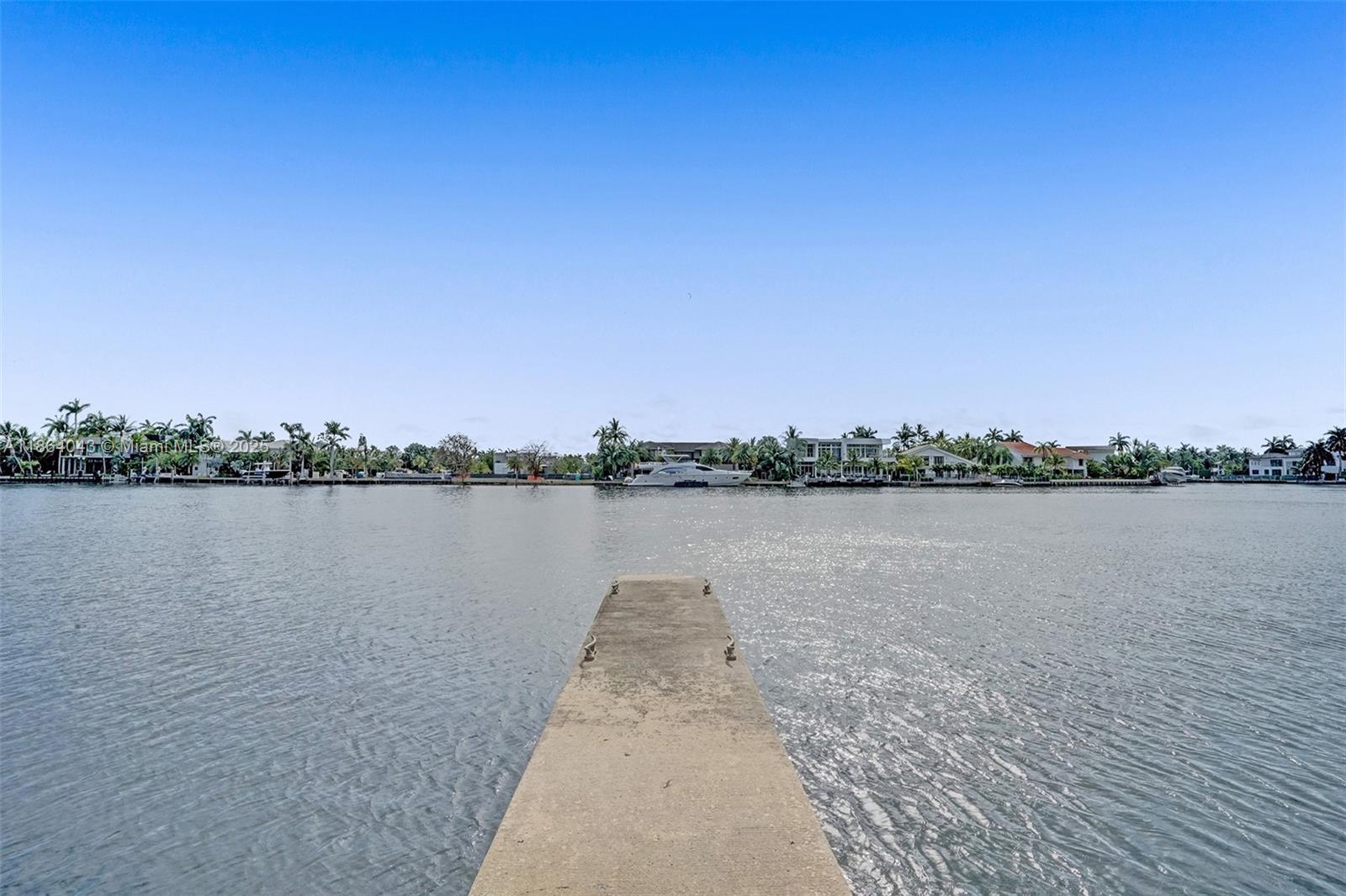 Photo of 20281 Country Club Dr  #1712, Aventura, Florida, 33180 - 