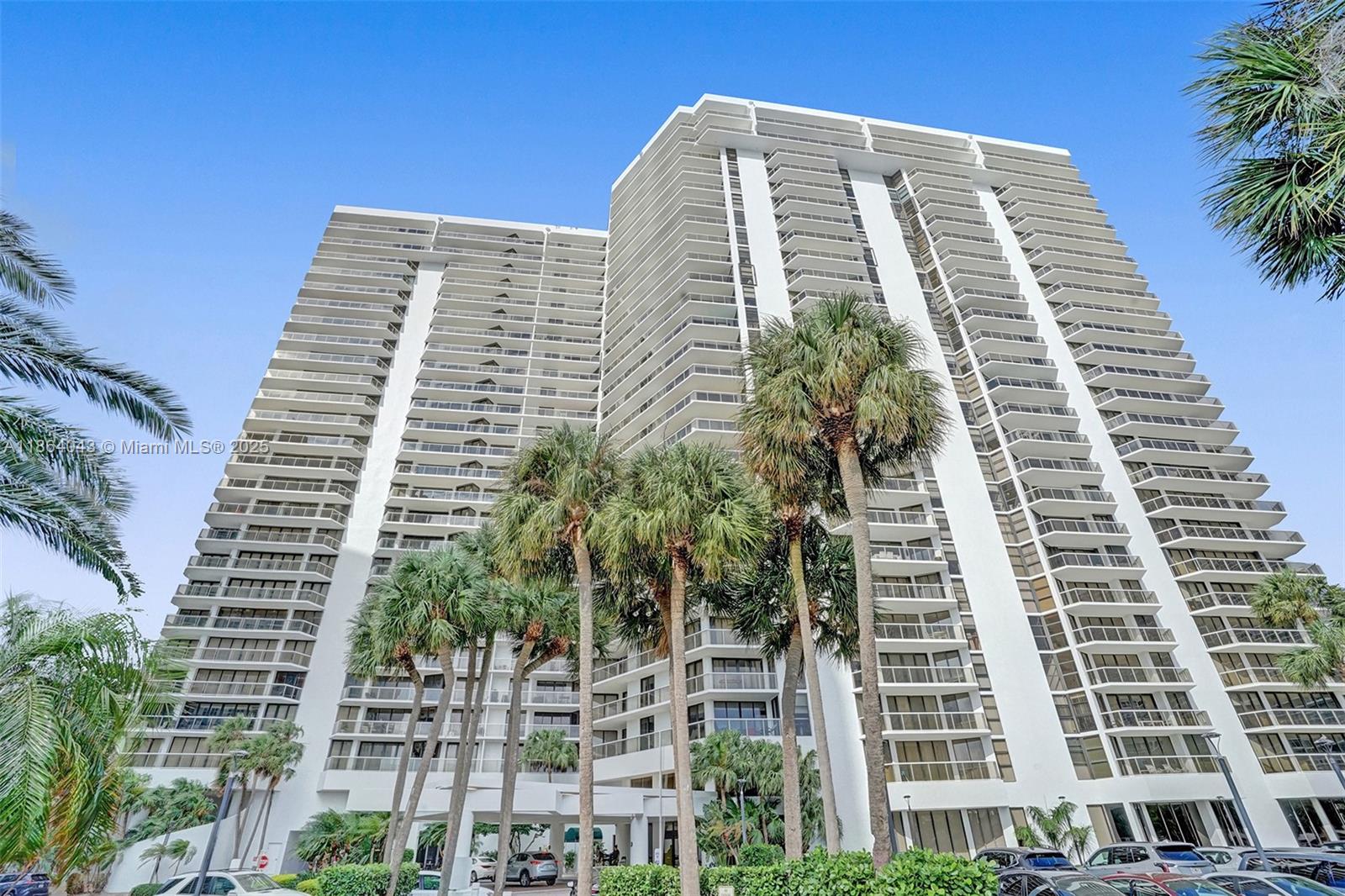 Photo of 20281 Country Club Dr  #1712, Aventura, Florida, 33180 - 