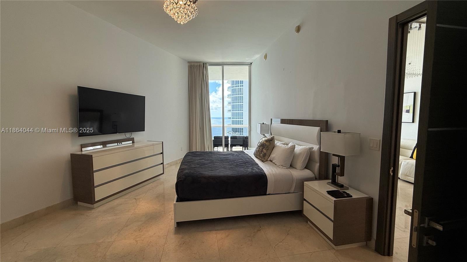 3807 3 / 3 2106 sq. ft. $ 2025-09-26 0 foto