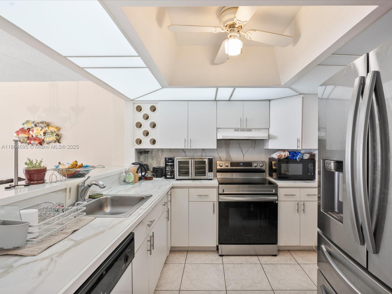 Photo of 3725 Ocean Dr  #1207, Hollywood, Florida, 33019 - 