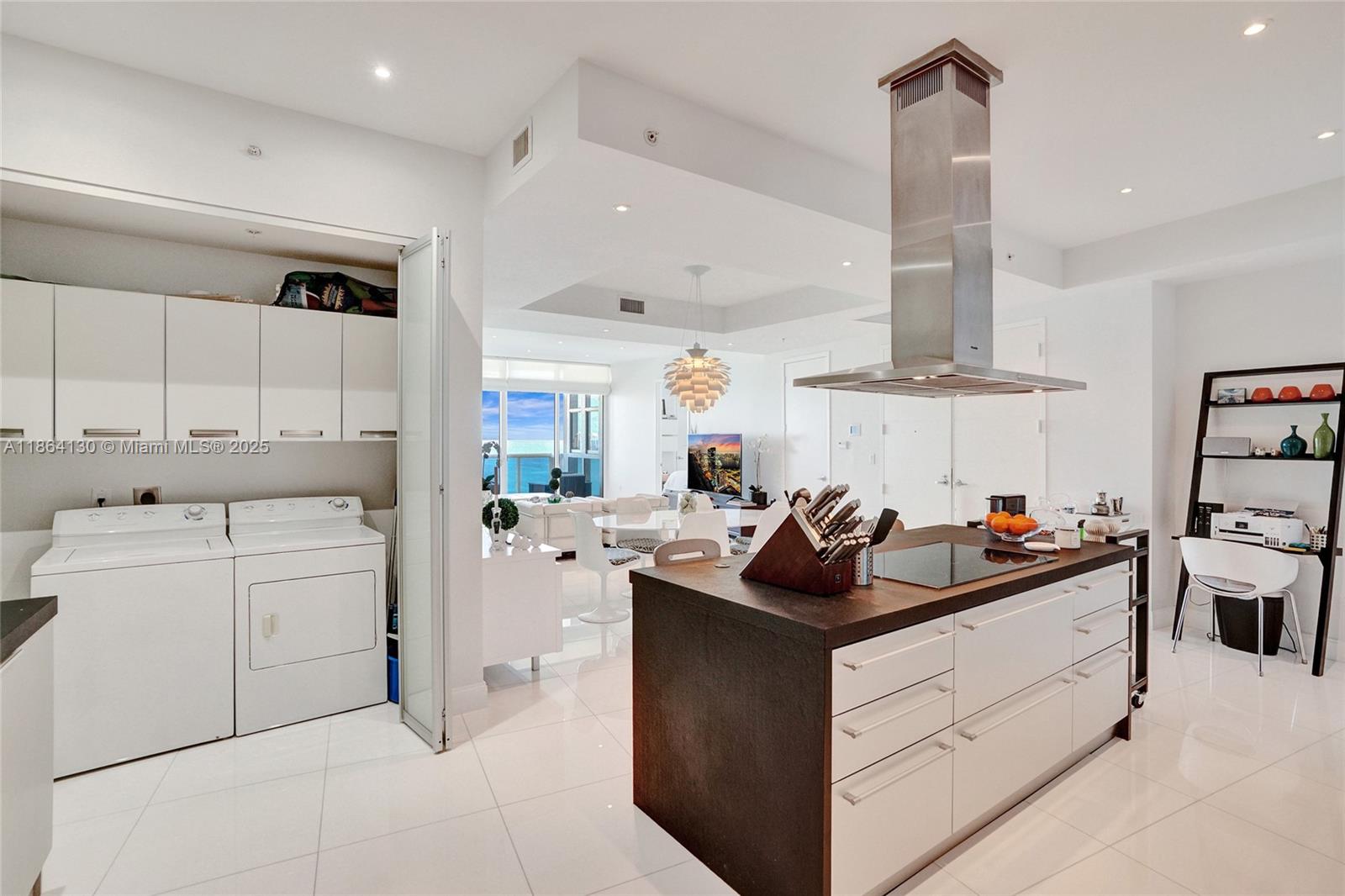 See details 3804 2 / 4 2174 sq. ft. $ 2025-08-22 0 Photo