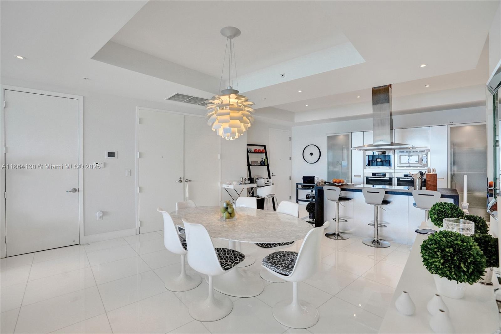 See details 3804 2 / 4 2174 sq. ft. $ 2025-08-22 0 Photo