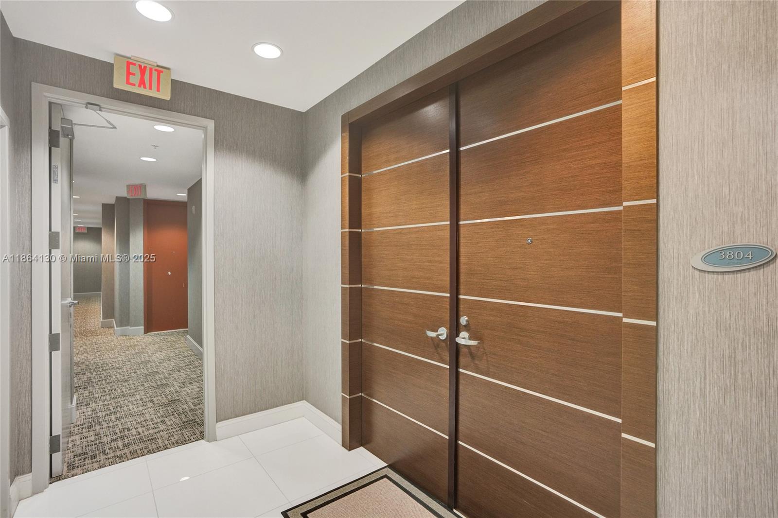 See details 3804 2 / 4 2174 sq. ft. $ 2025-08-22 0 Photo