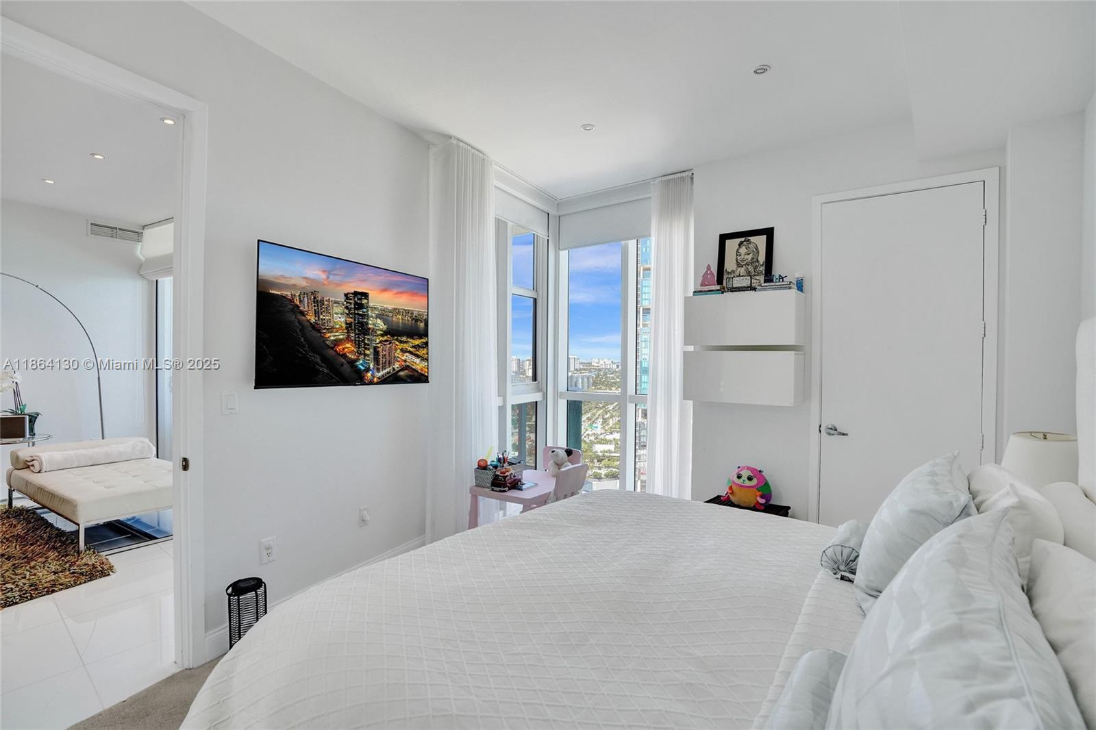 See details 3804 2 / 4 2174 sq. ft. $ 2025-08-22 0 Photo