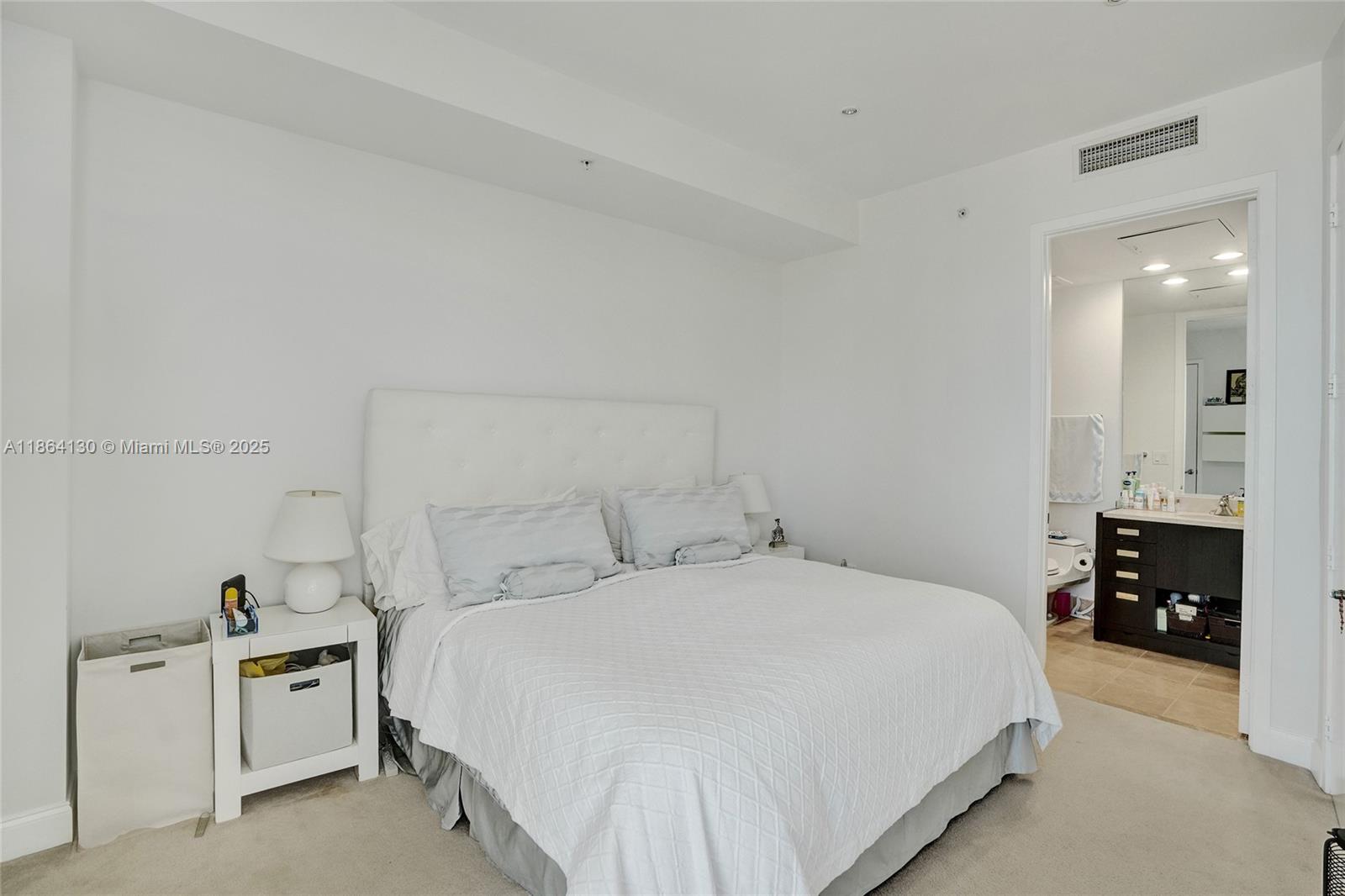 See details 3804 2 / 4 2174 sq. ft. $ 2025-08-22 0 Photo