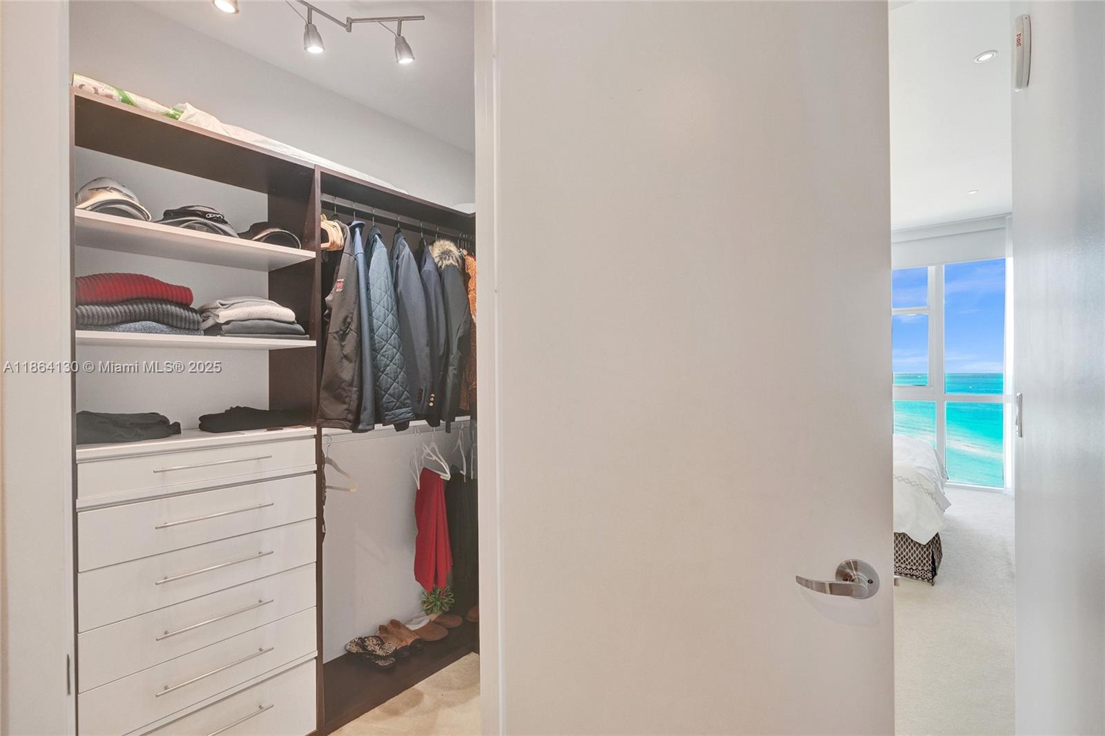 See details 3804 2 / 4 2174 sq. ft. $ 2025-08-22 0 Photo