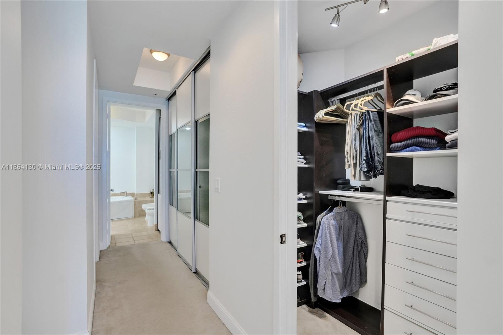 See details 3804 2 / 4 2174 sq. ft. $ 2025-08-22 0 Photo