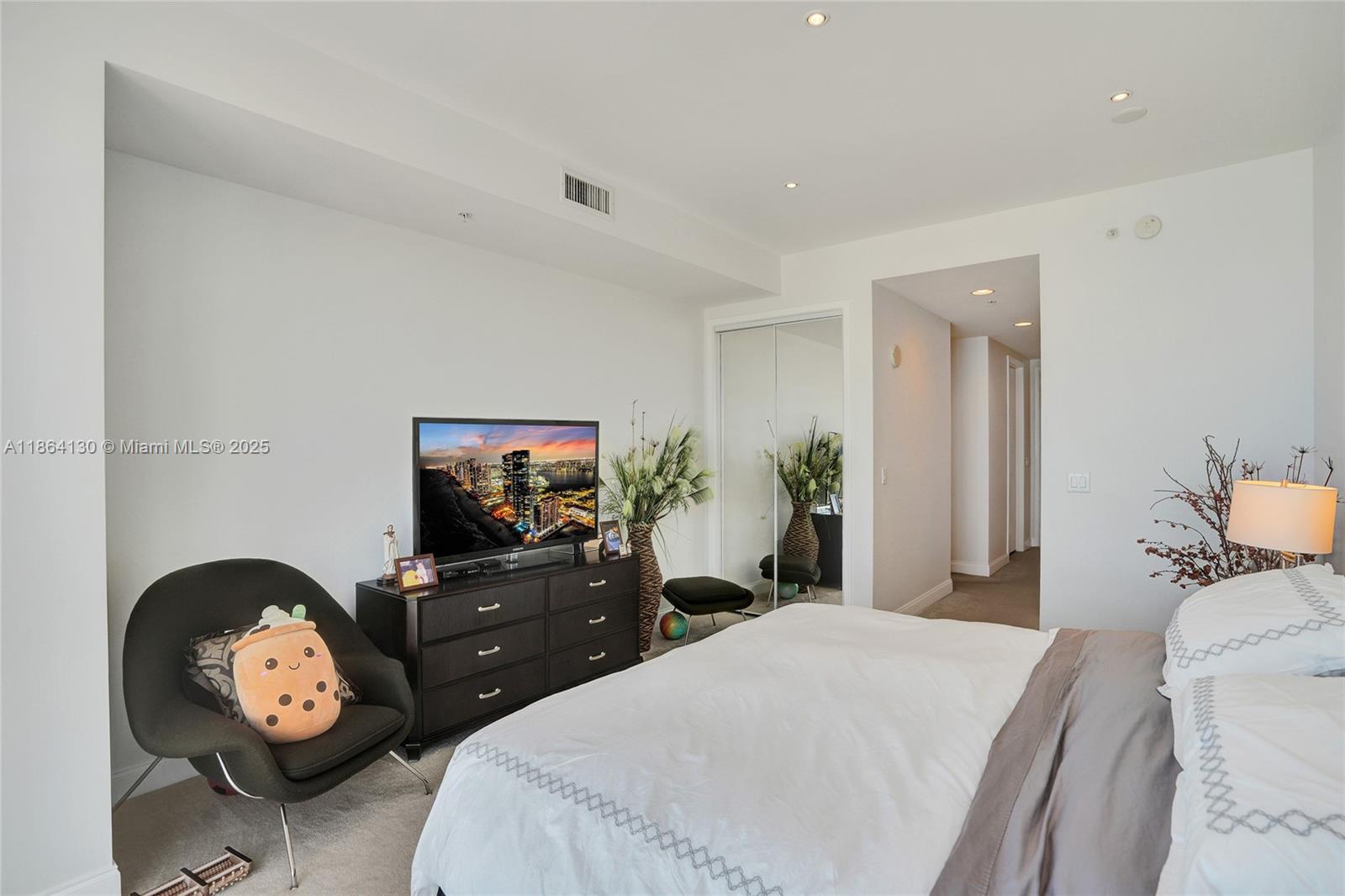 See details 3804 2 / 4 2174 sq. ft. $ 2025-08-22 0 Photo