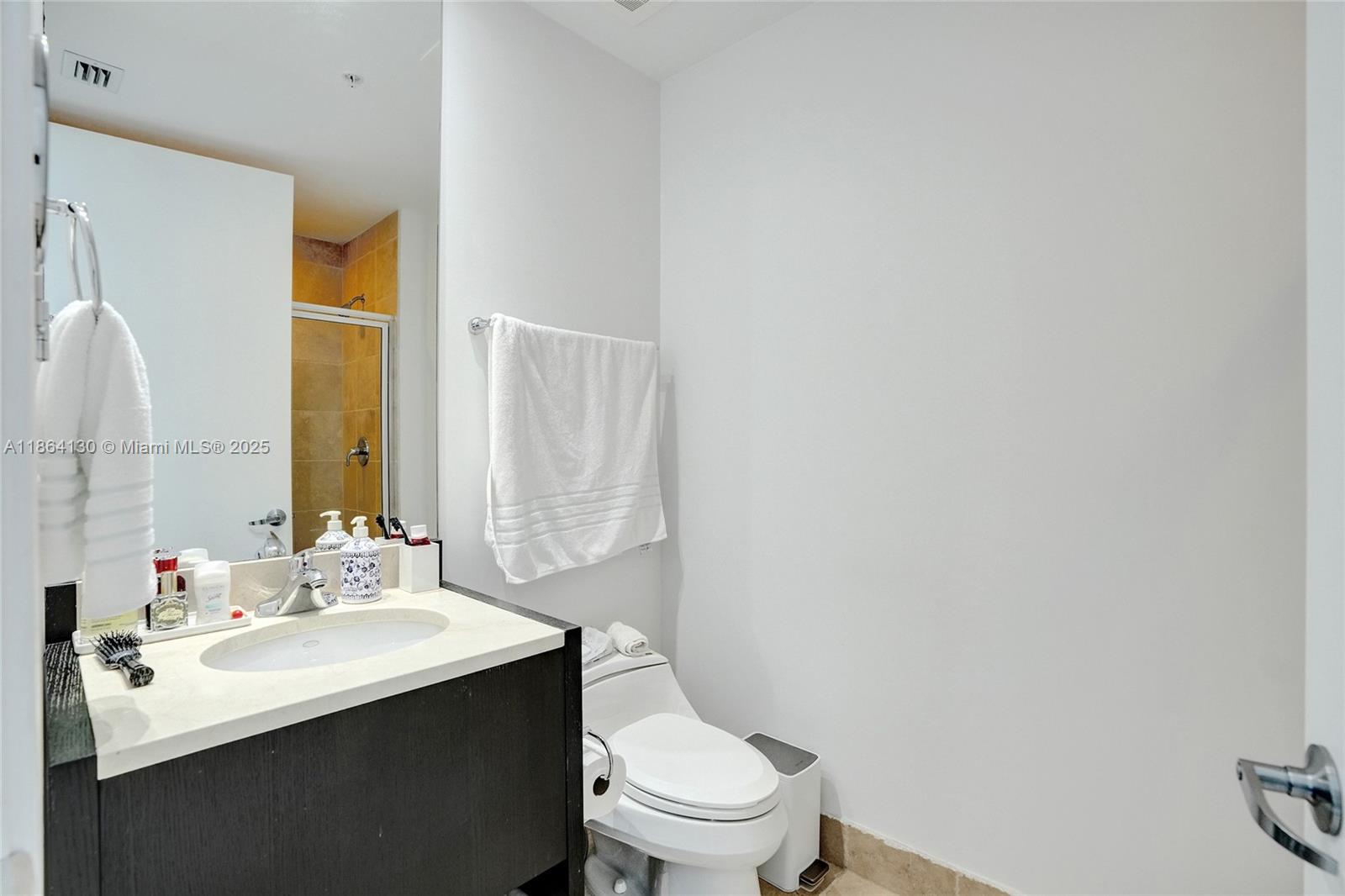 See details 3804 2 / 4 2174 sq. ft. $ 2025-08-22 0 Photo
