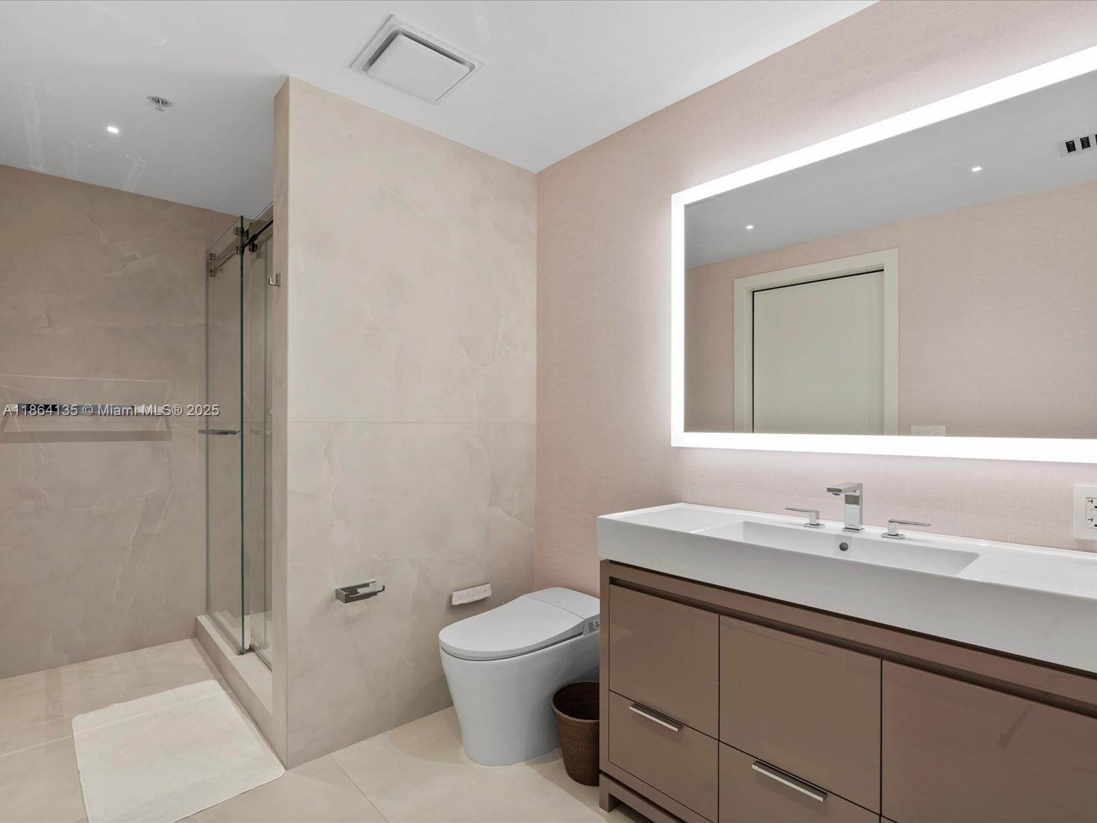 Photo of 3501 Ocean Dr  #V5, Hollywood, Florida, 33019 - 
