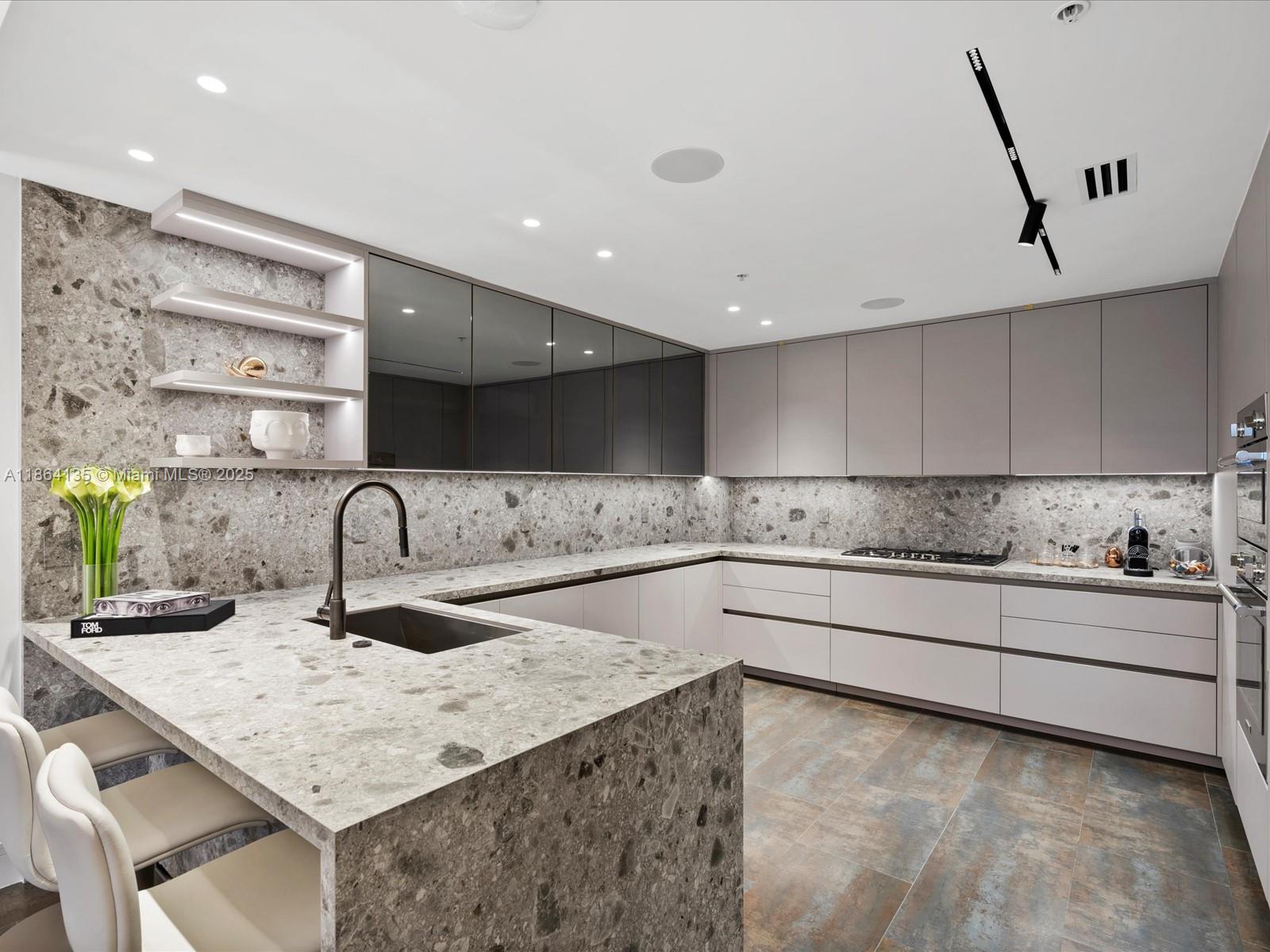 Photo of 3501 Ocean Dr  #V5, Hollywood, Florida, 33019 - 