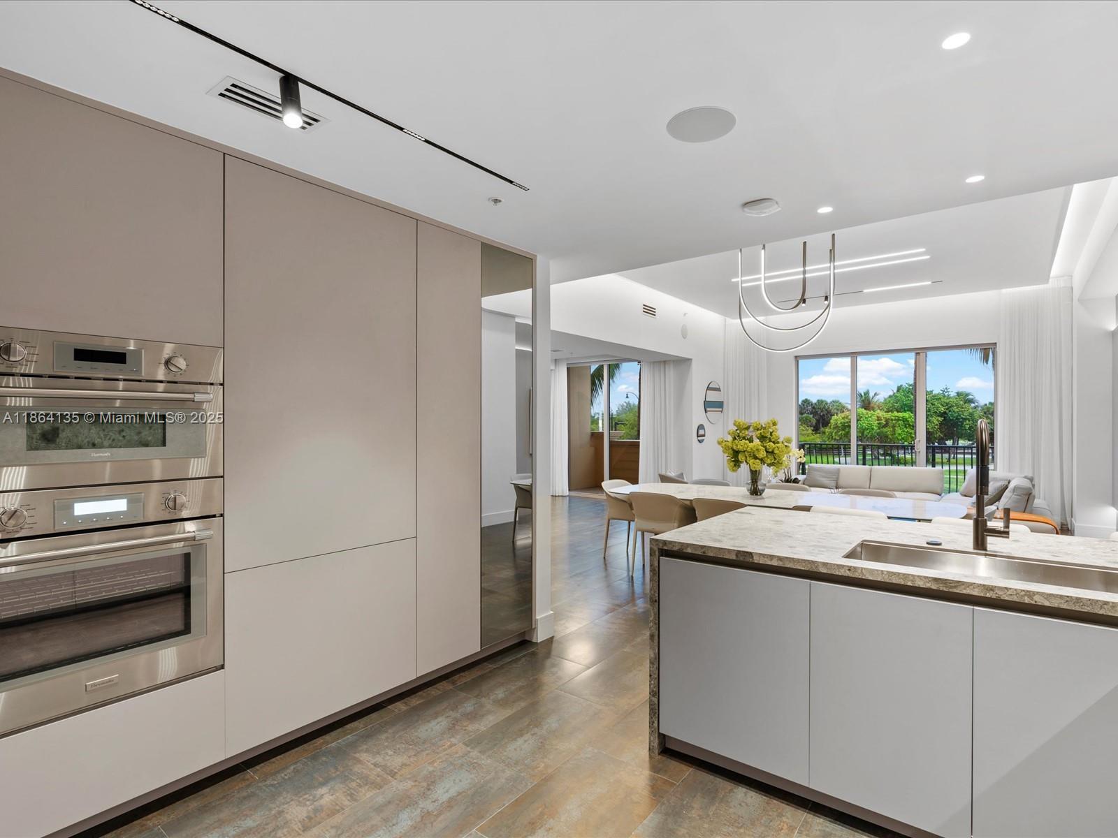 Photo of 3501 Ocean Dr  #V5, Hollywood, Florida, 33019 - 