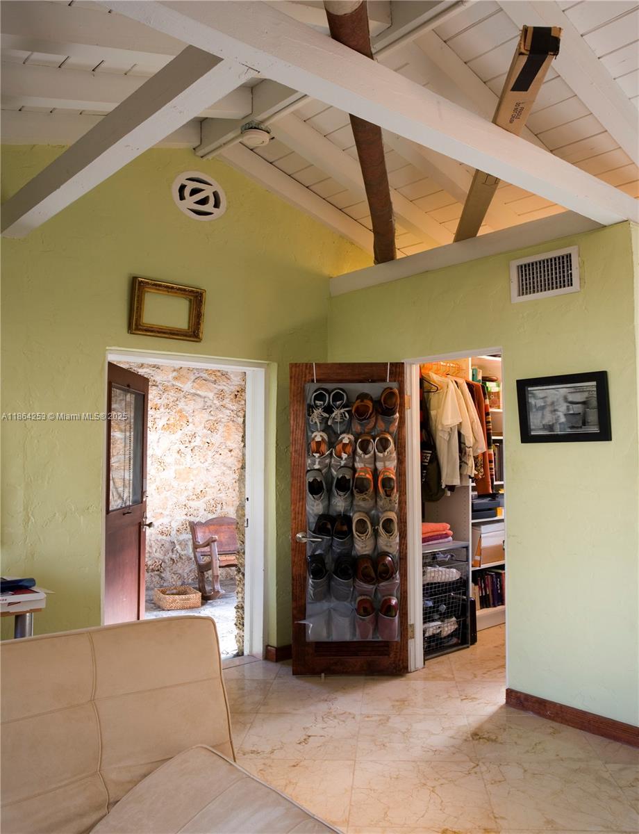 See details / 668 sq. ft. $ 2025-08-23 0 Photo
