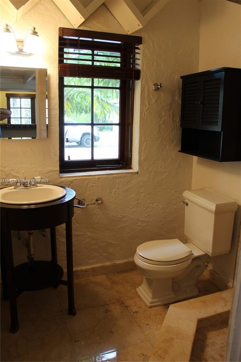 See details / 668 sq. ft. $ 2025-08-23 0 Photo