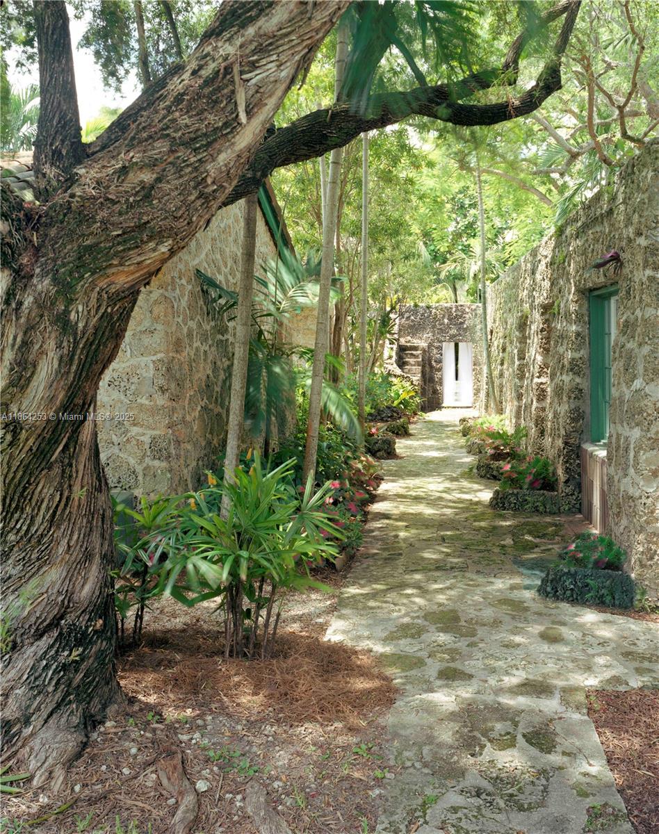 See details / 668 sq. ft. $ 2025-08-23 0 Photo