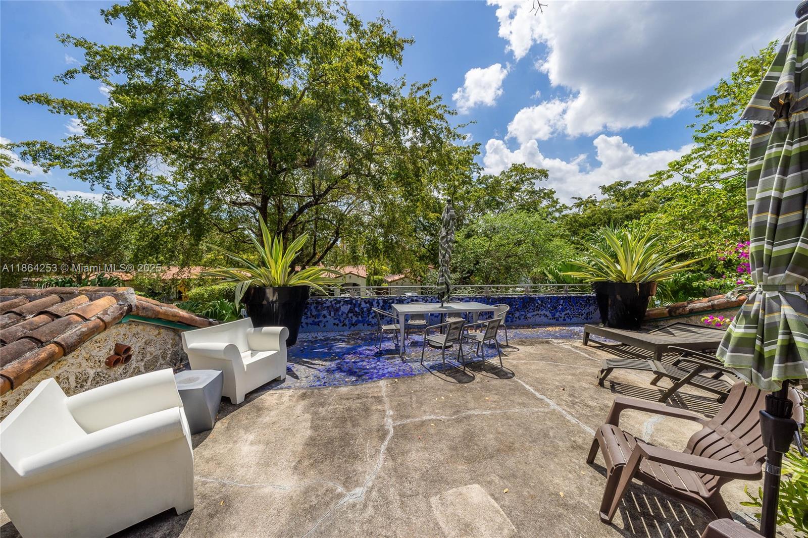 See details / 668 sq. ft. $ 2025-08-23 0 Photo