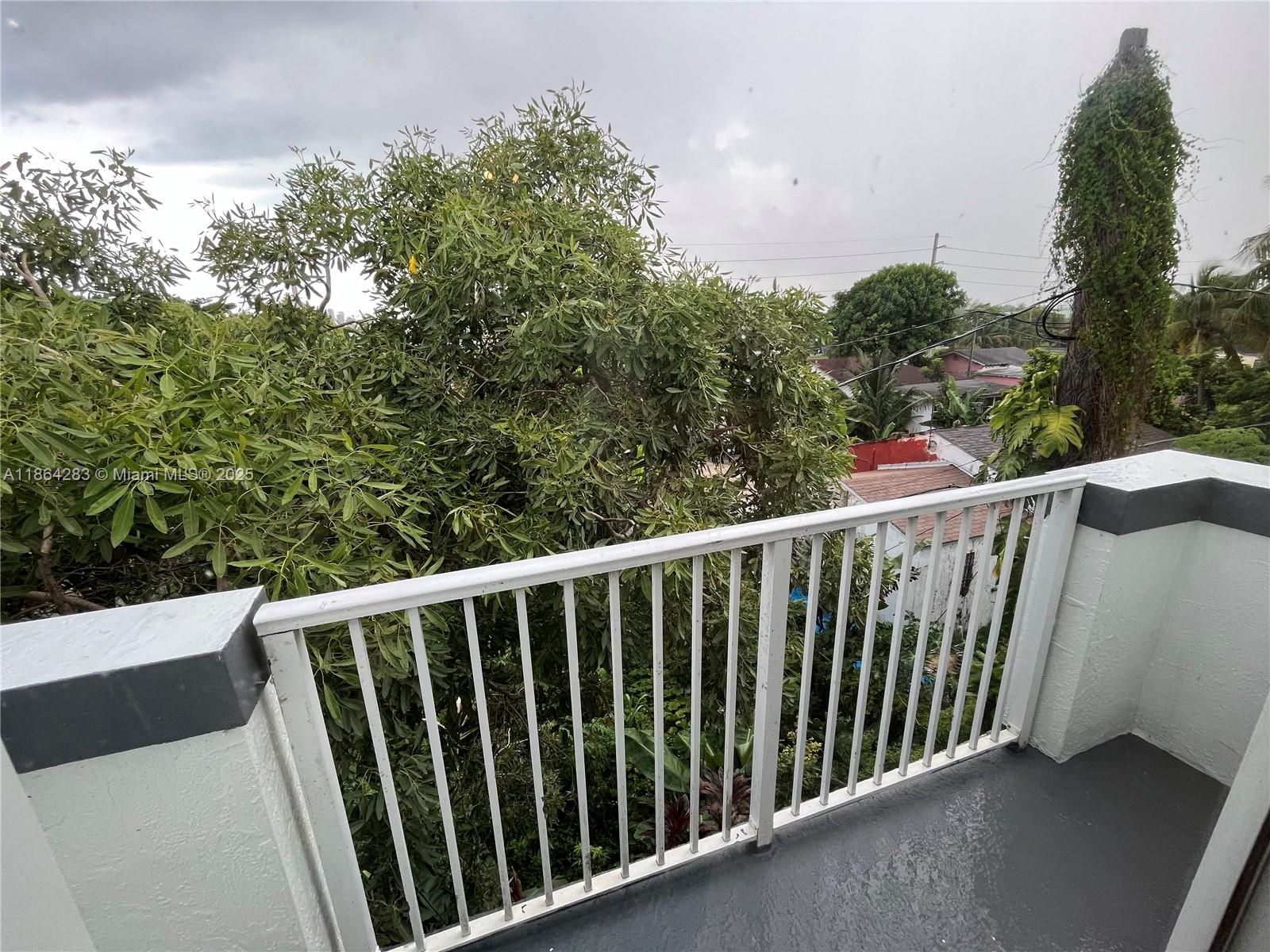 See details 302 1 / 1 720 sq. ft. $ 2025-08-24 0 Photo