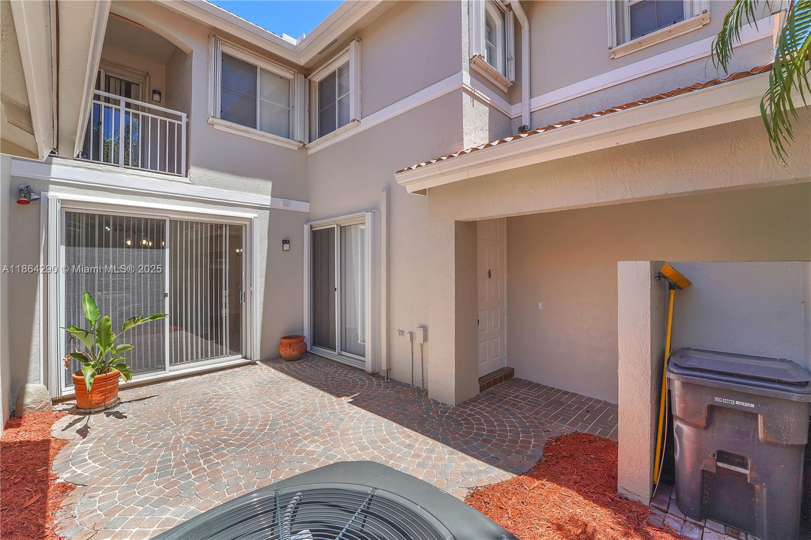 Photo of 1125 Doveplum St  (1125), Hollywood, Florida, 33019 - 