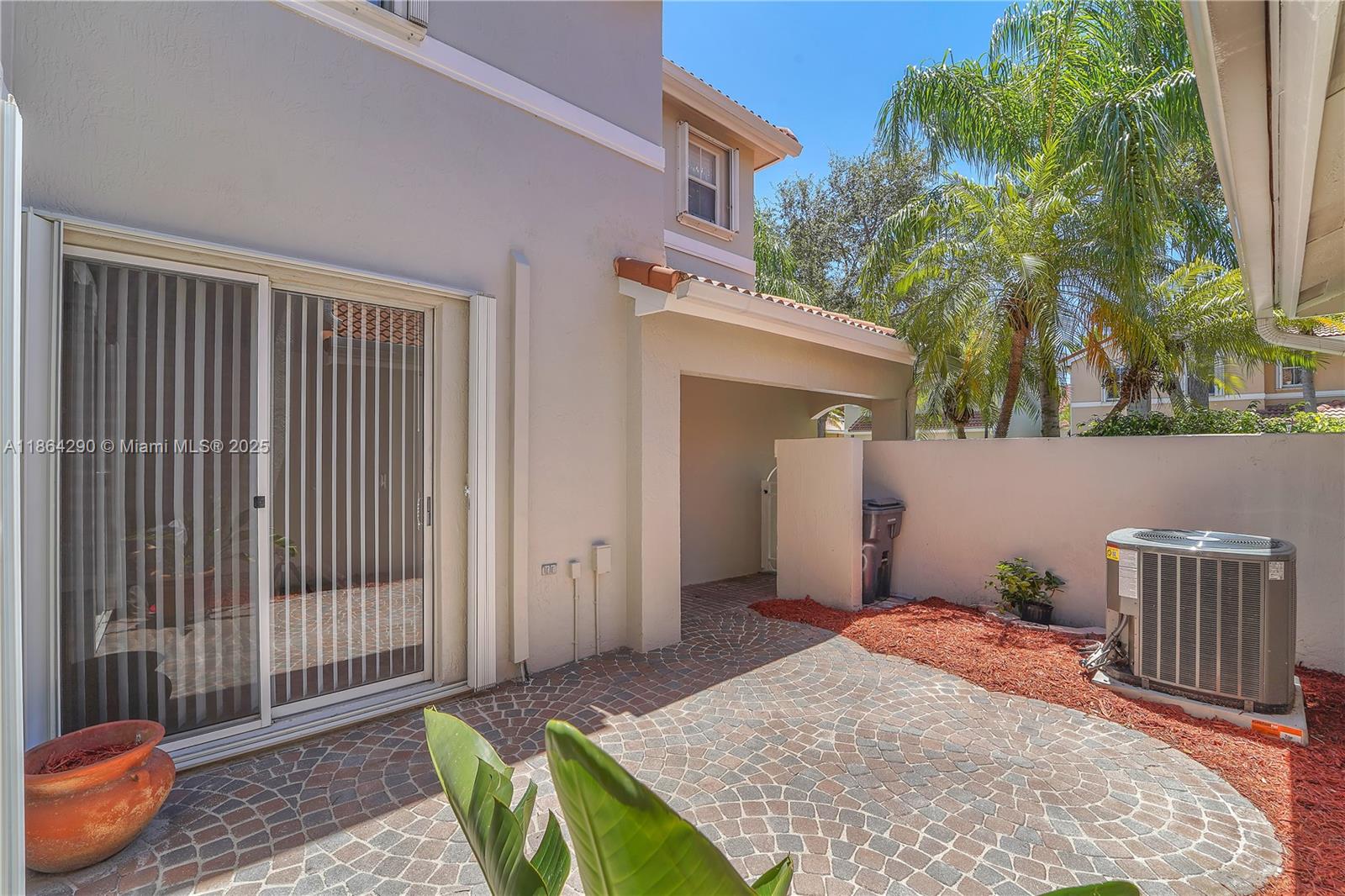 Photo of 1125 Doveplum St  (1125), Hollywood, Florida, 33019 - 