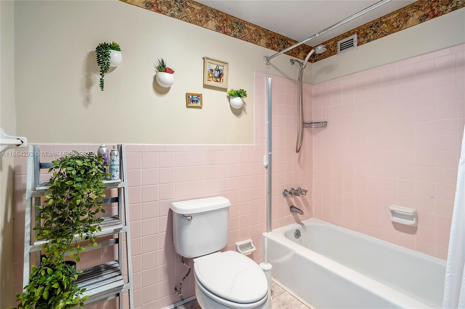 Photo of 1825 Ocean Dr  #PH-1, Hallandale Beach, Florida, 33009 - 