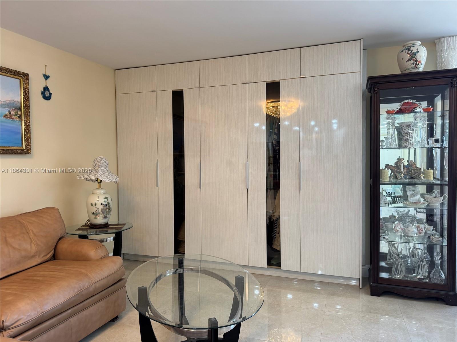 See details 2415 0 / 1 762 sq. ft. $ 2025-08-23 0 Photo