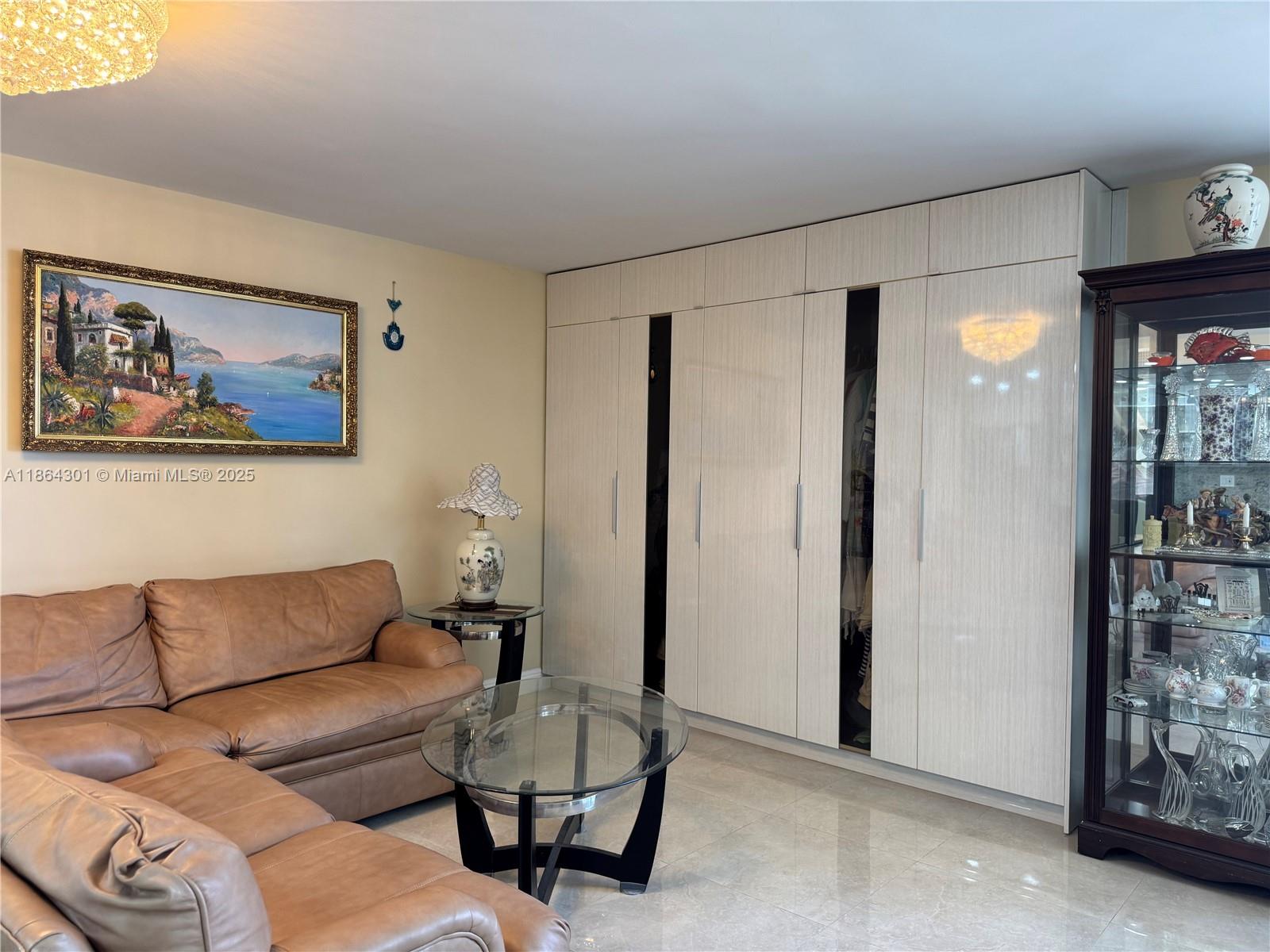 See details 2415 0 / 1 762 sq. ft. $ 2025-08-23 0 Photo