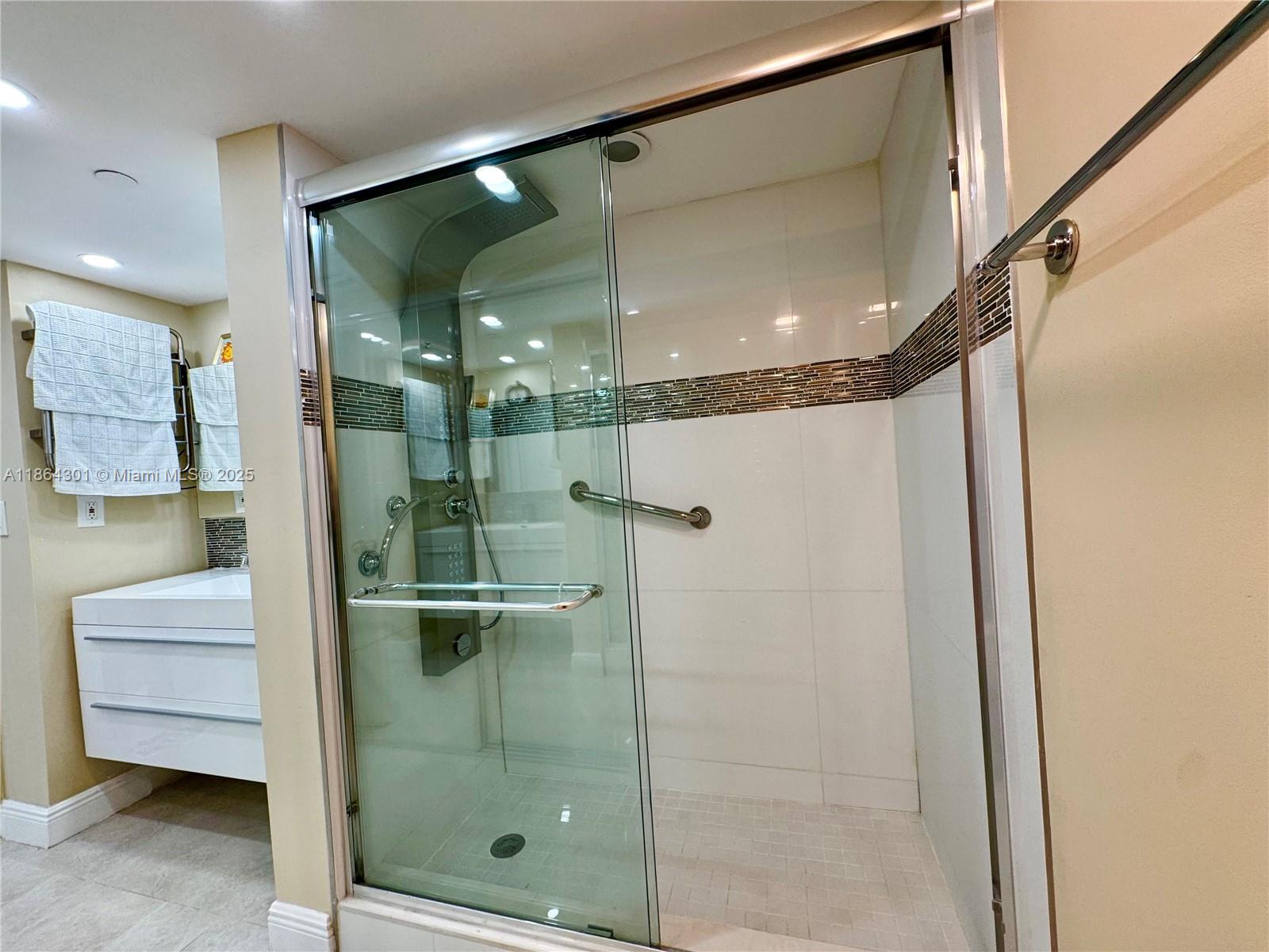 See details 2415 0 / 1 762 sq. ft. $ 2025-08-23 0 Photo