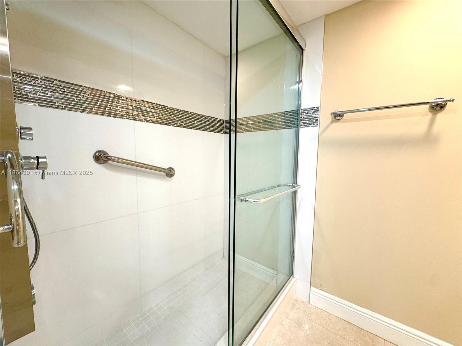 See details 2415 0 / 1 762 sq. ft. $ 2025-08-23 0 Photo