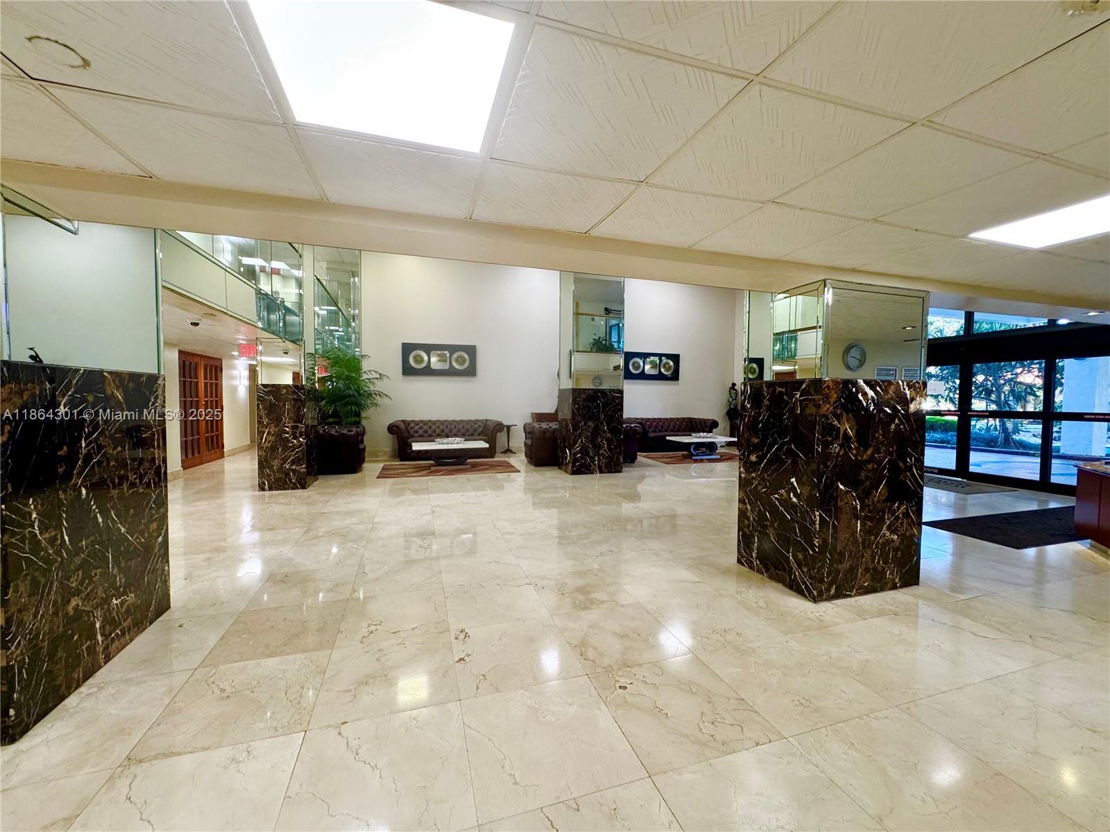 See details 2415 0 / 1 762 sq. ft. $ 2025-08-23 0 Photo