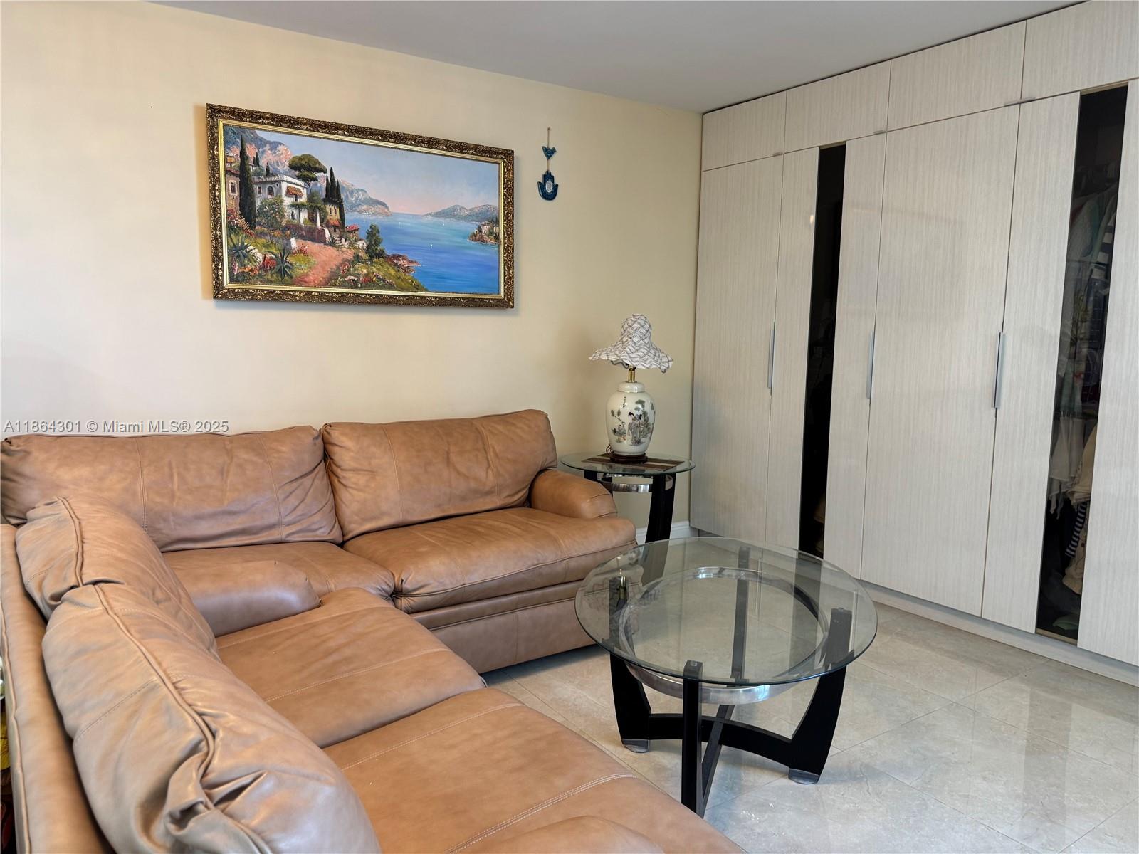 See details 2415 0 / 1 762 sq. ft. $ 2025-08-23 0 Photo