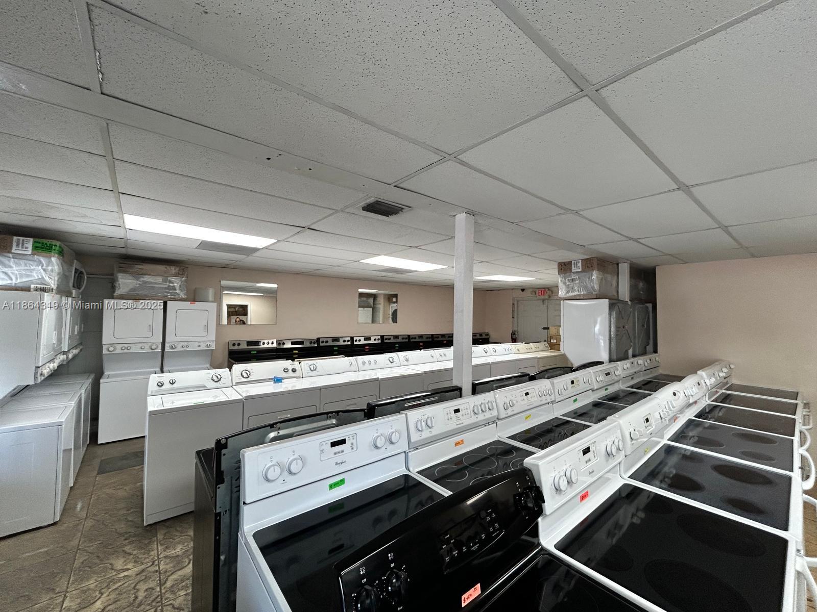   /   sq. ft. $ 2025-09-15 0 foto