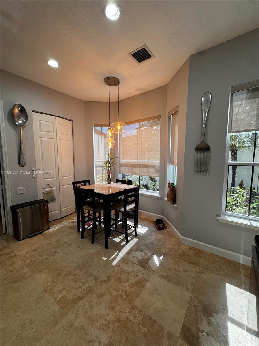 Photo of 876 Spinnaker Dr W  (876), Hollywood, Florida, 33019 - 