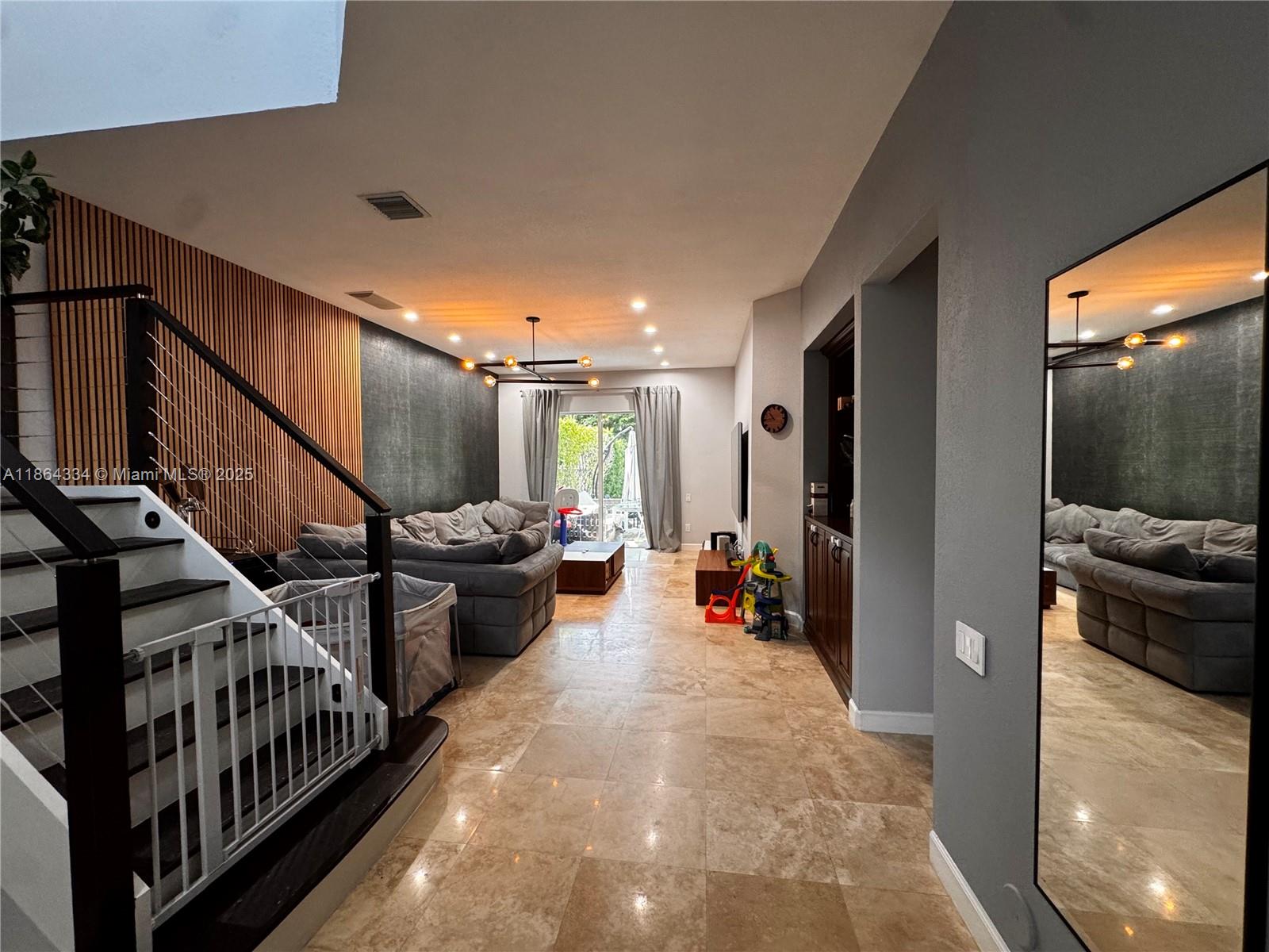 Photo of 876 Spinnaker Dr W (876), Hollywood, Florida, 33019 -