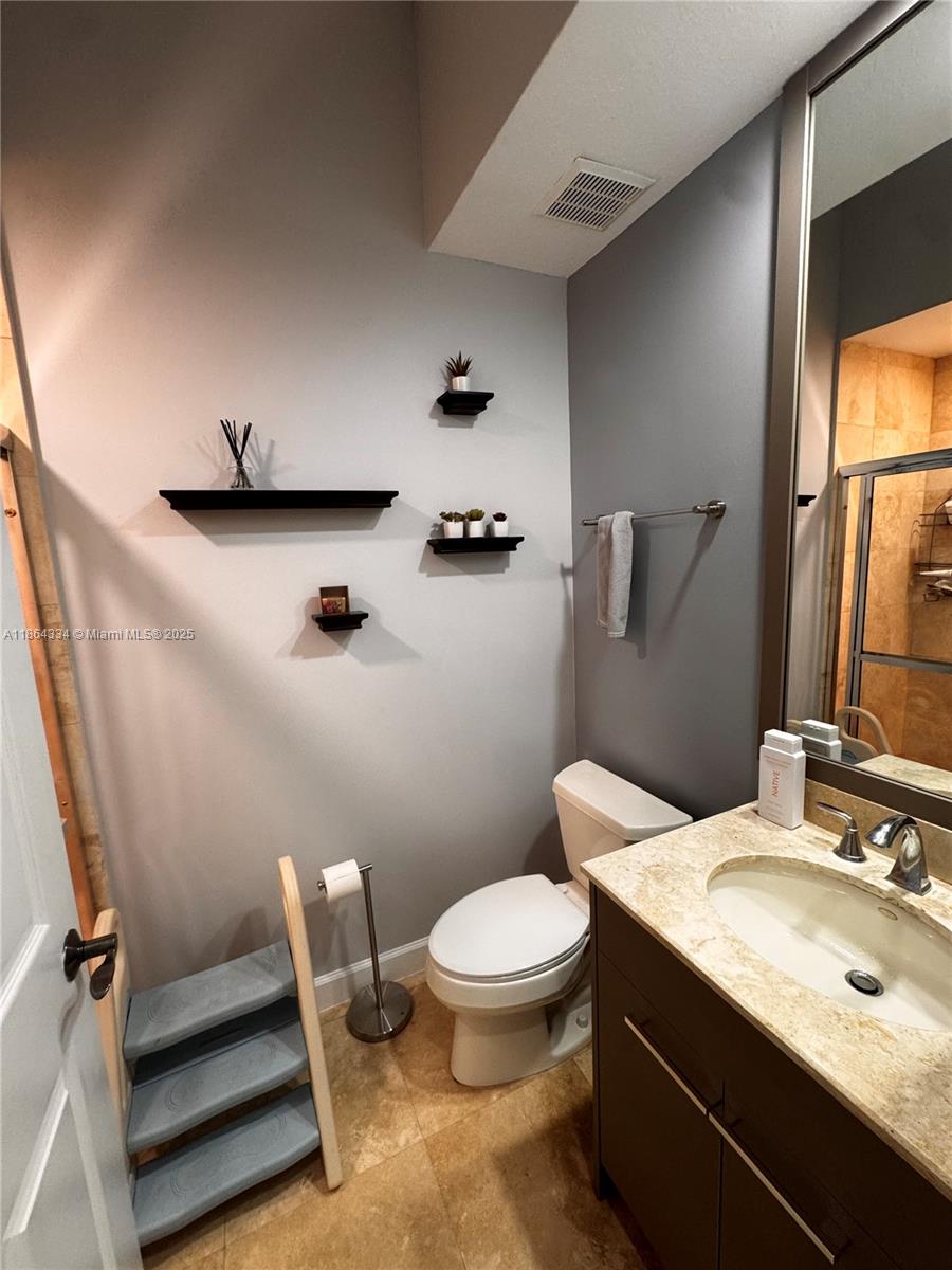 Photo of 876 Spinnaker Dr W  (876), Hollywood, Florida, 33019 - 