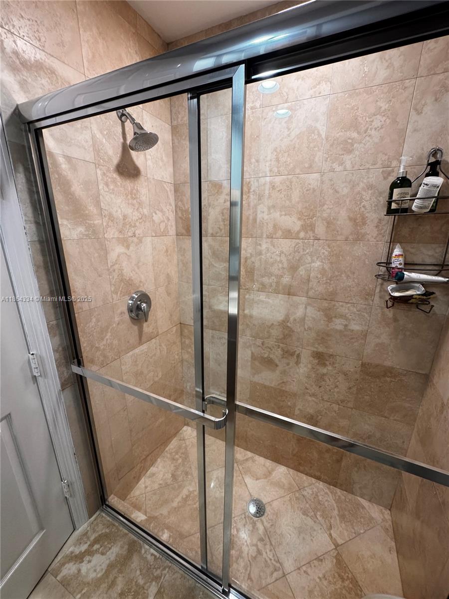 Photo of 876 Spinnaker Dr W  (876), Hollywood, Florida, 33019 - 