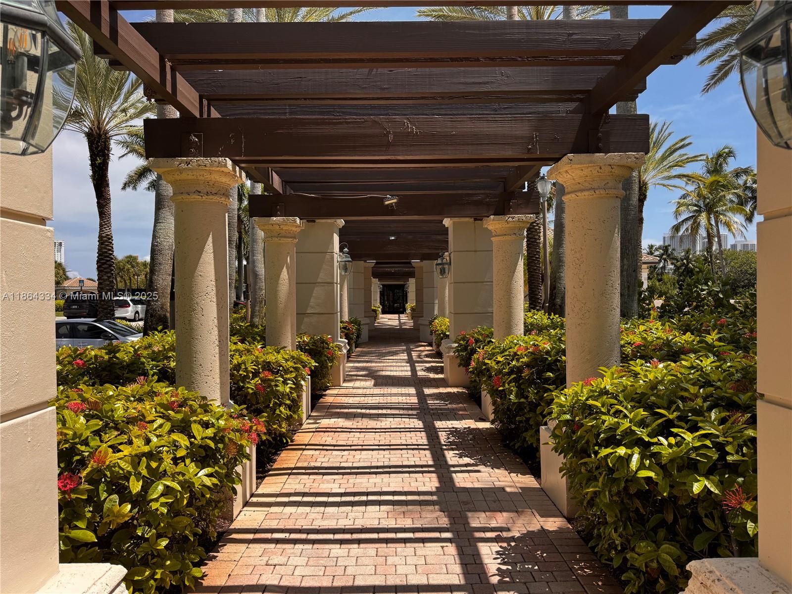 Photo of 876 Spinnaker Dr W  (876), Hollywood, Florida, 33019 - 