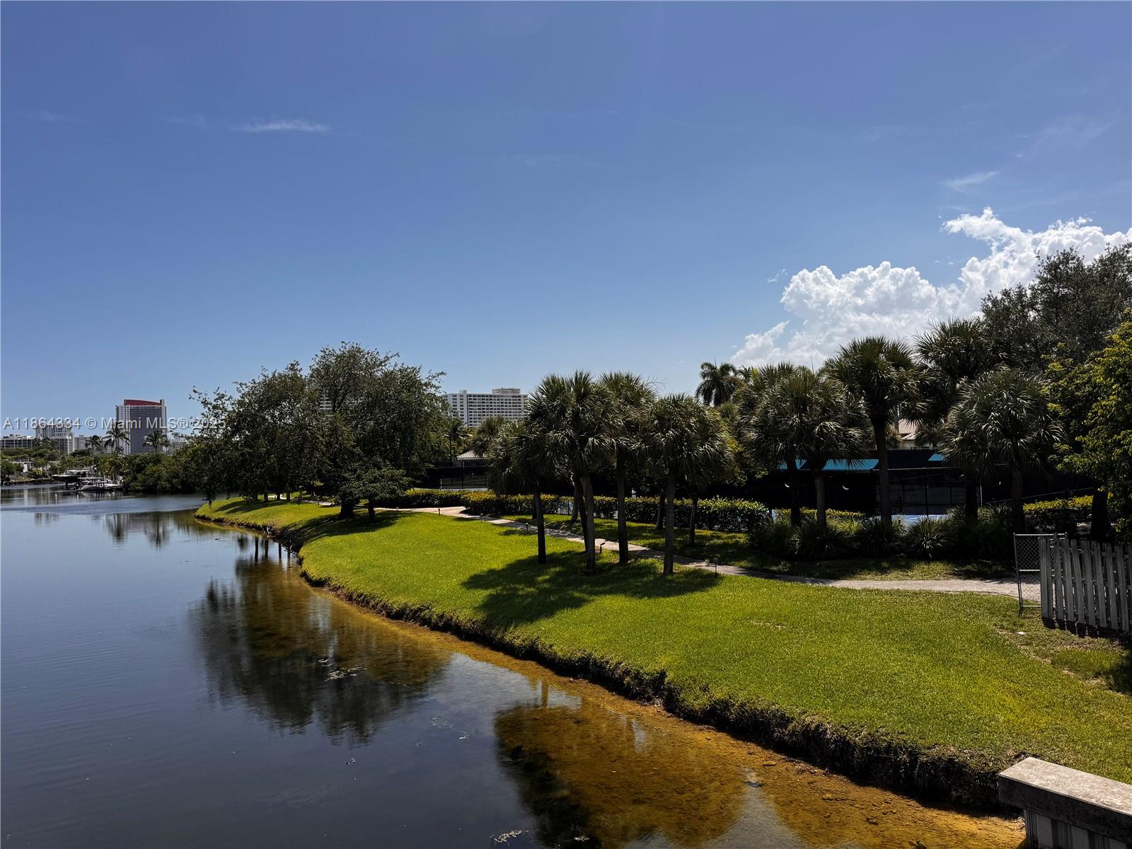 Photo of 876 Spinnaker Dr W  (876), Hollywood, Florida, 33019 - 