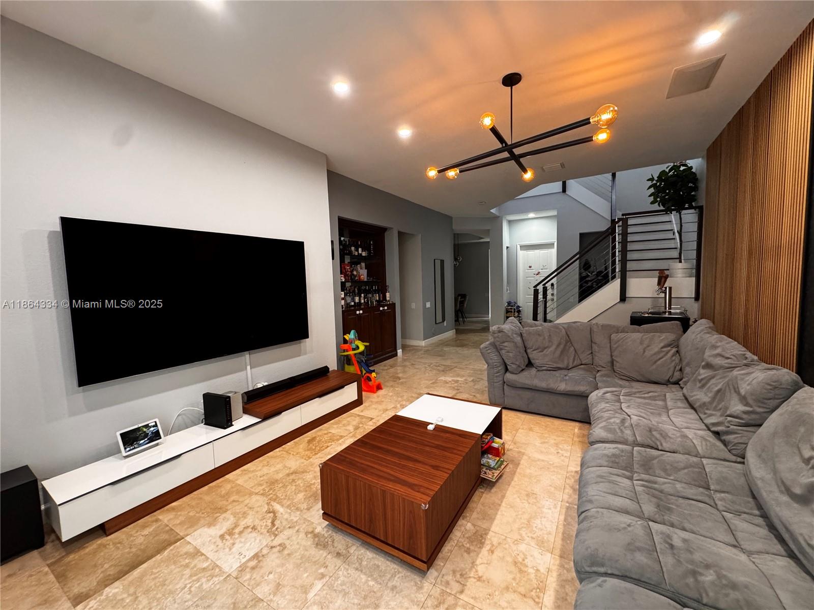 Photo of 876 Spinnaker Dr W (876), Hollywood, Florida, 33019 -