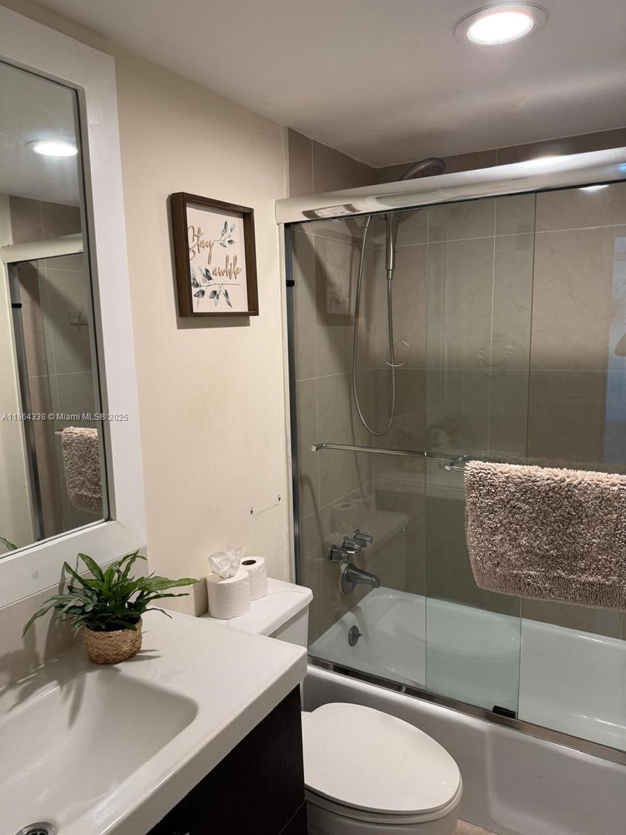 Photo of 3801 Ocean Dr  #14V, Hollywood, Florida, 33019 - 