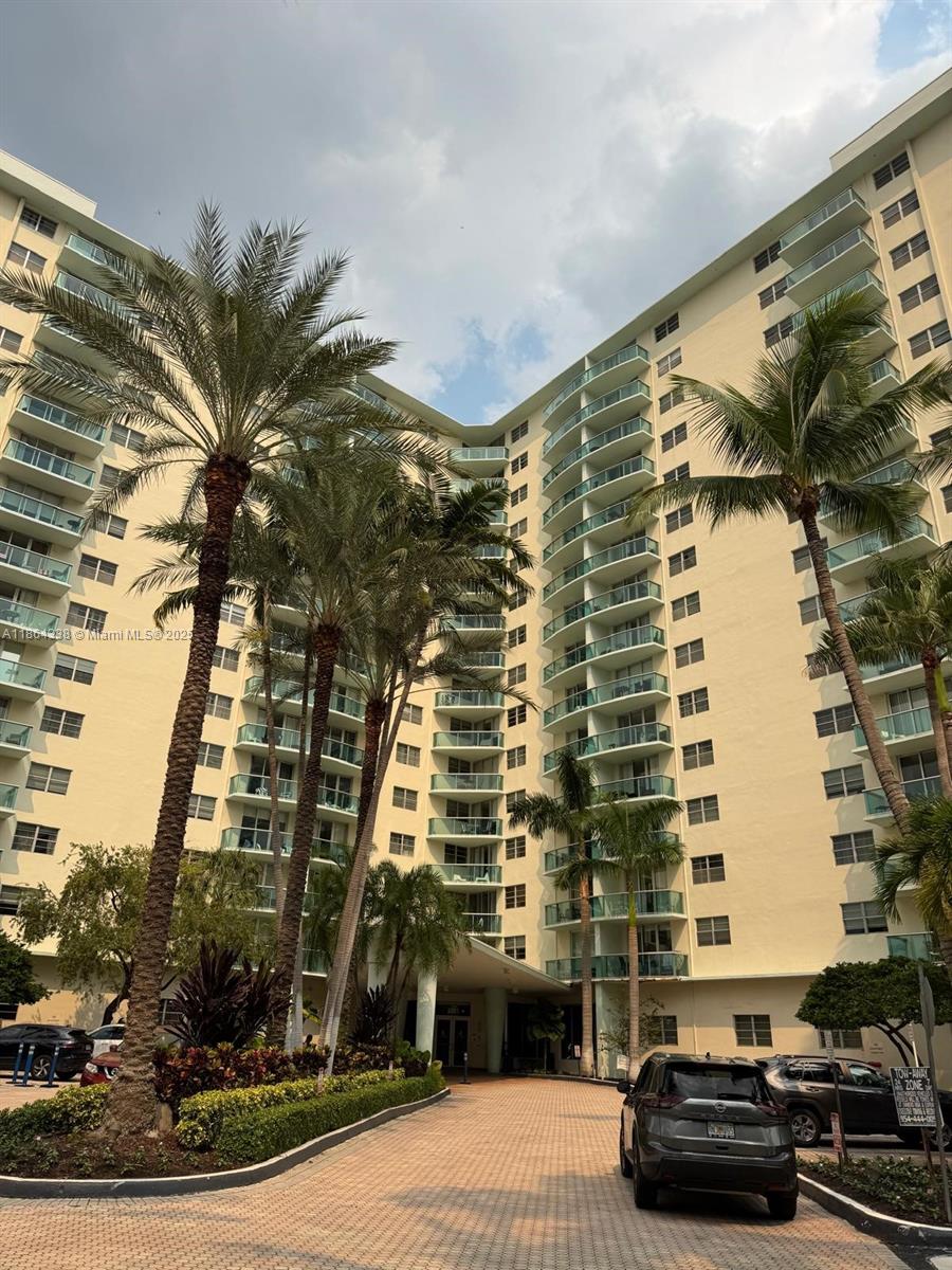 Photo of 3801 Ocean Dr  #14V, Hollywood, Florida, 33019 - 