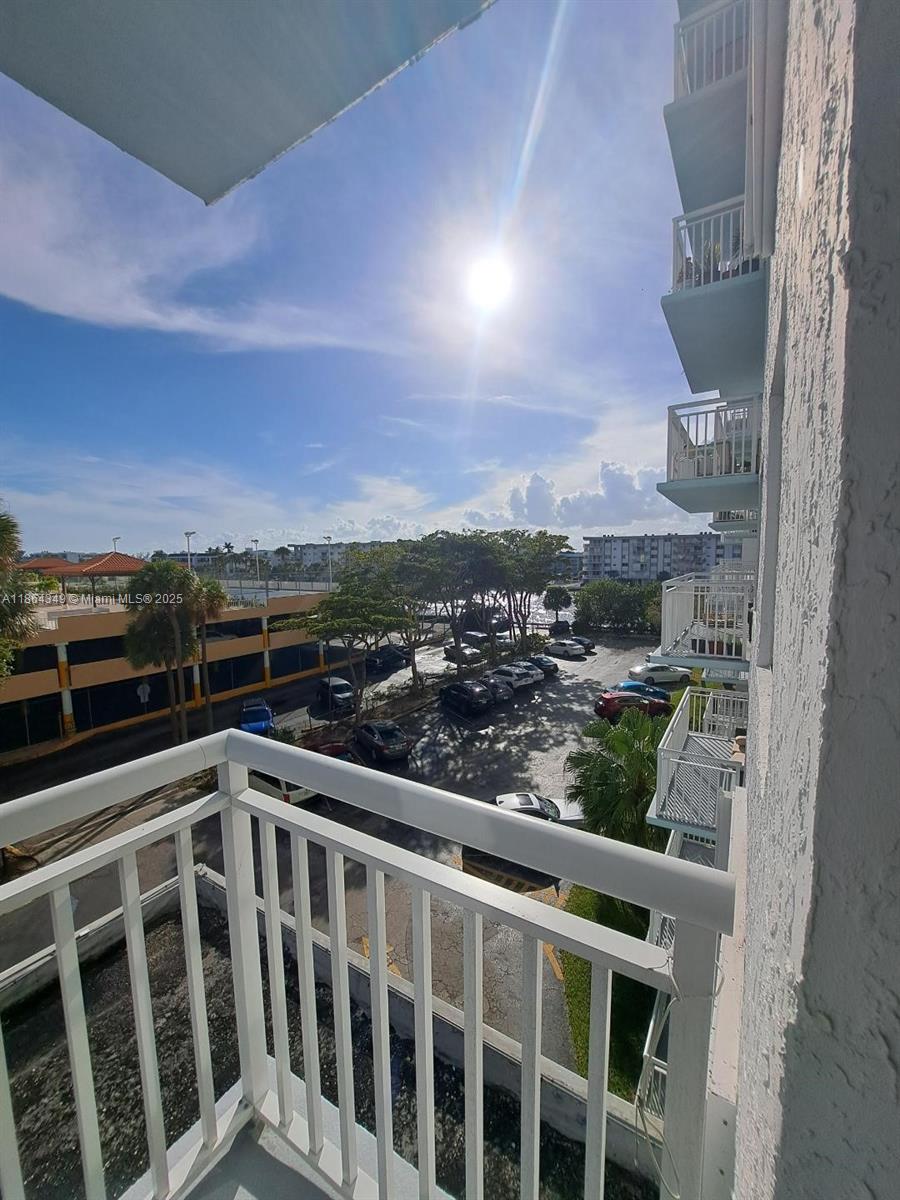 408 2 / 2 1233 sq. ft. $ 2025-08-23 0 Photo