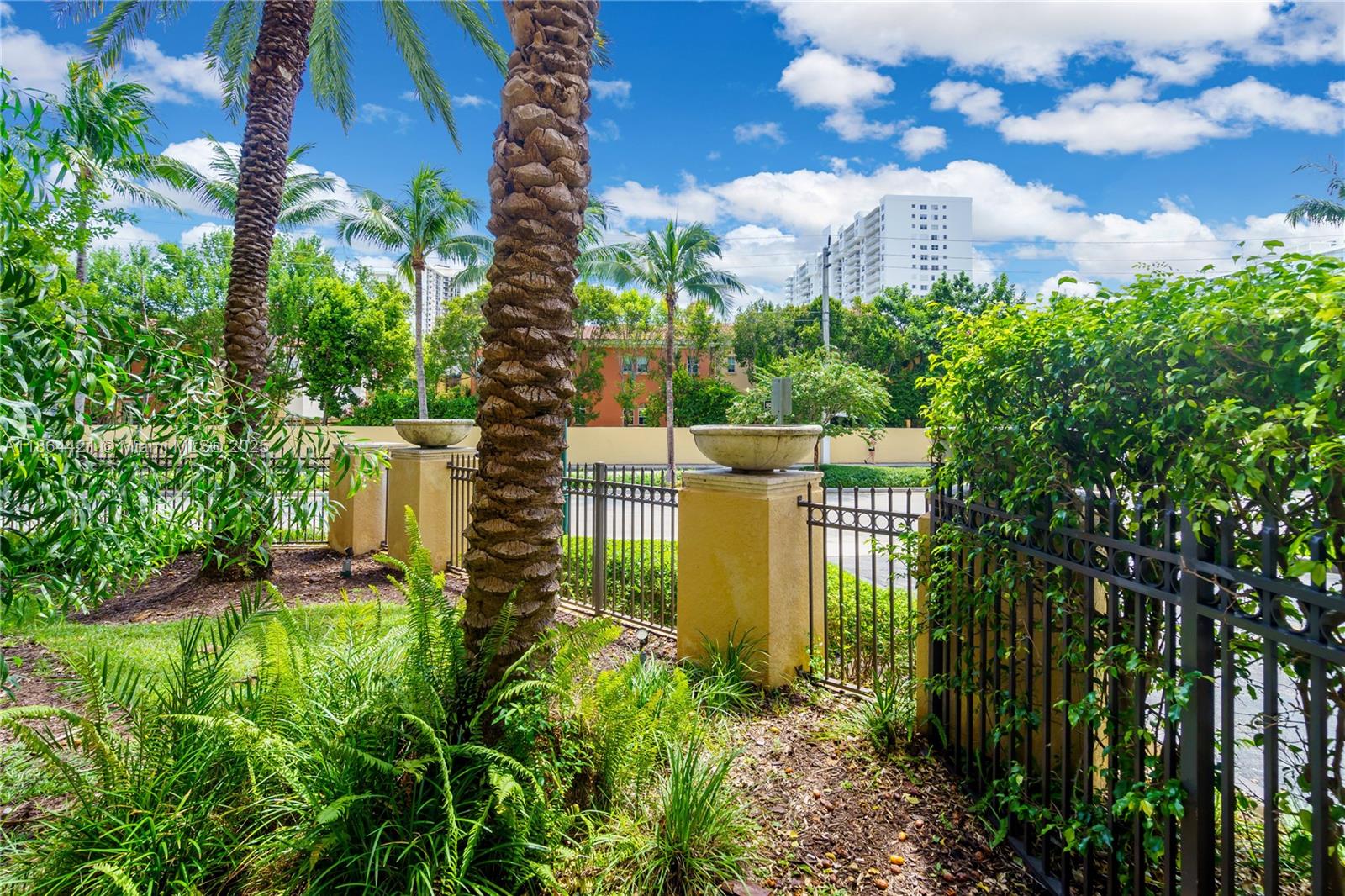Photo of 3001 185th St  #135, Aventura, Florida, 33180 - 