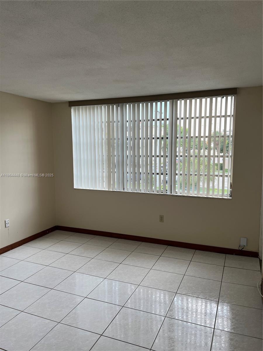 216-2 1 / 1 909 sq. ft. $ 2025-09-26 0 Photo