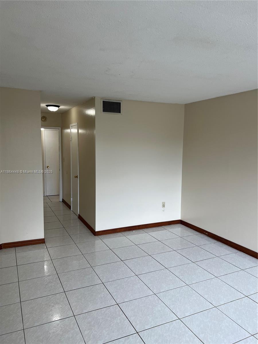 216-2 1 / 1 909 sq. ft. $ 2025-09-26 0 Photo