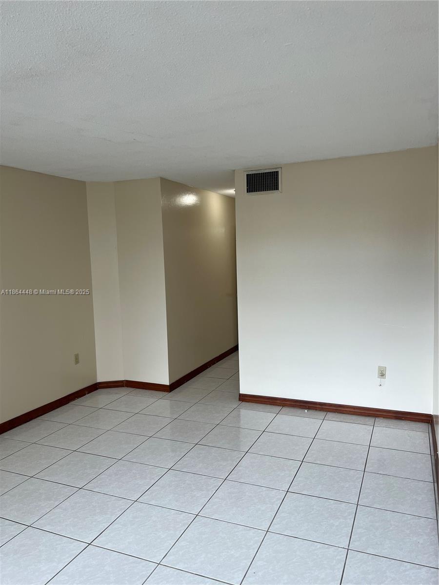 216-2 1 / 1 909 sq. ft. $ 2025-09-26 0 Photo