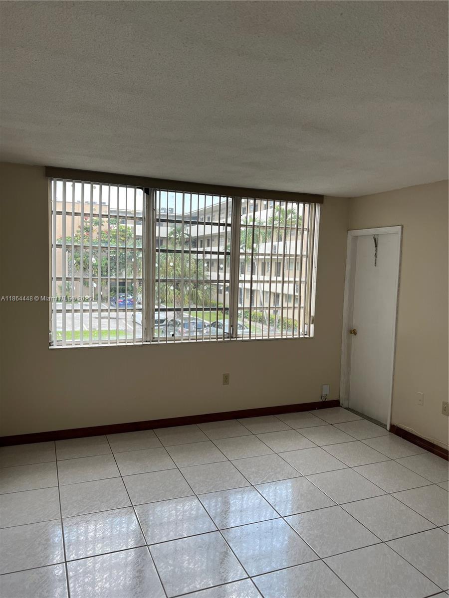 216-2 1 / 1 909 sq. ft. $ 2025-09-26 0 Photo